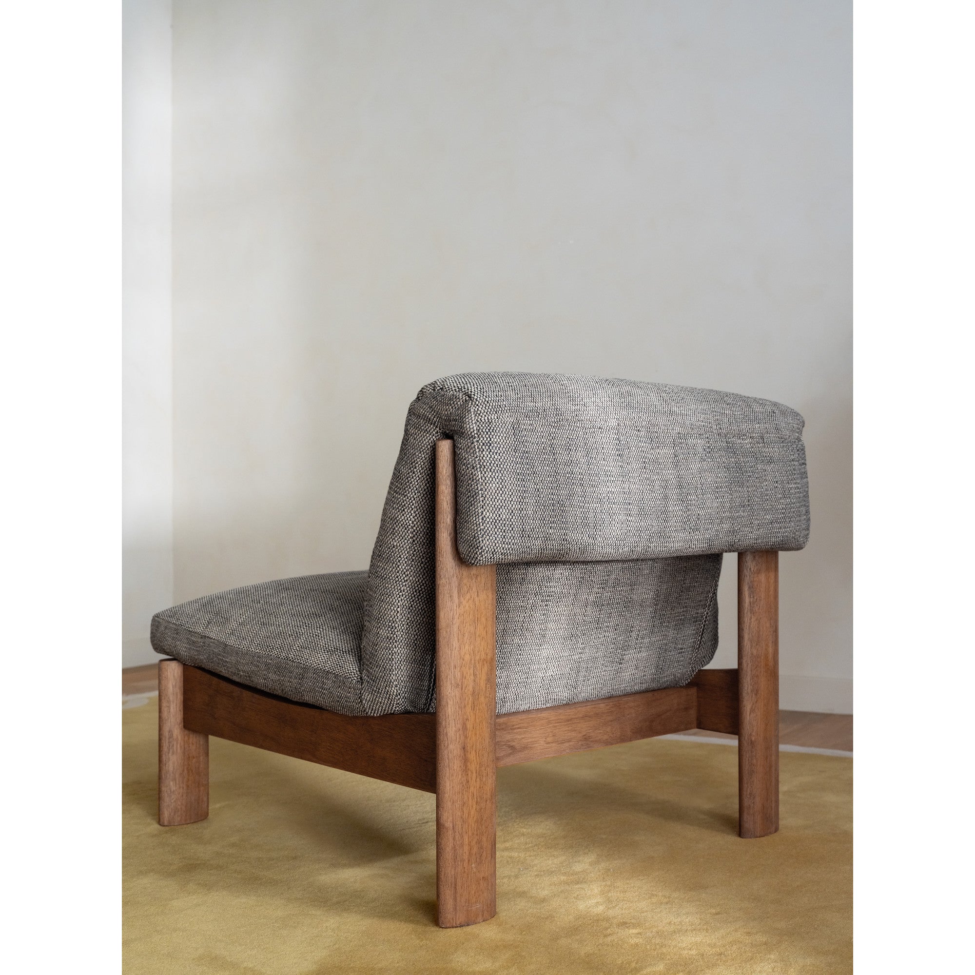 Moes Pierce Accent Chair Flecked Black AZ-1006-02