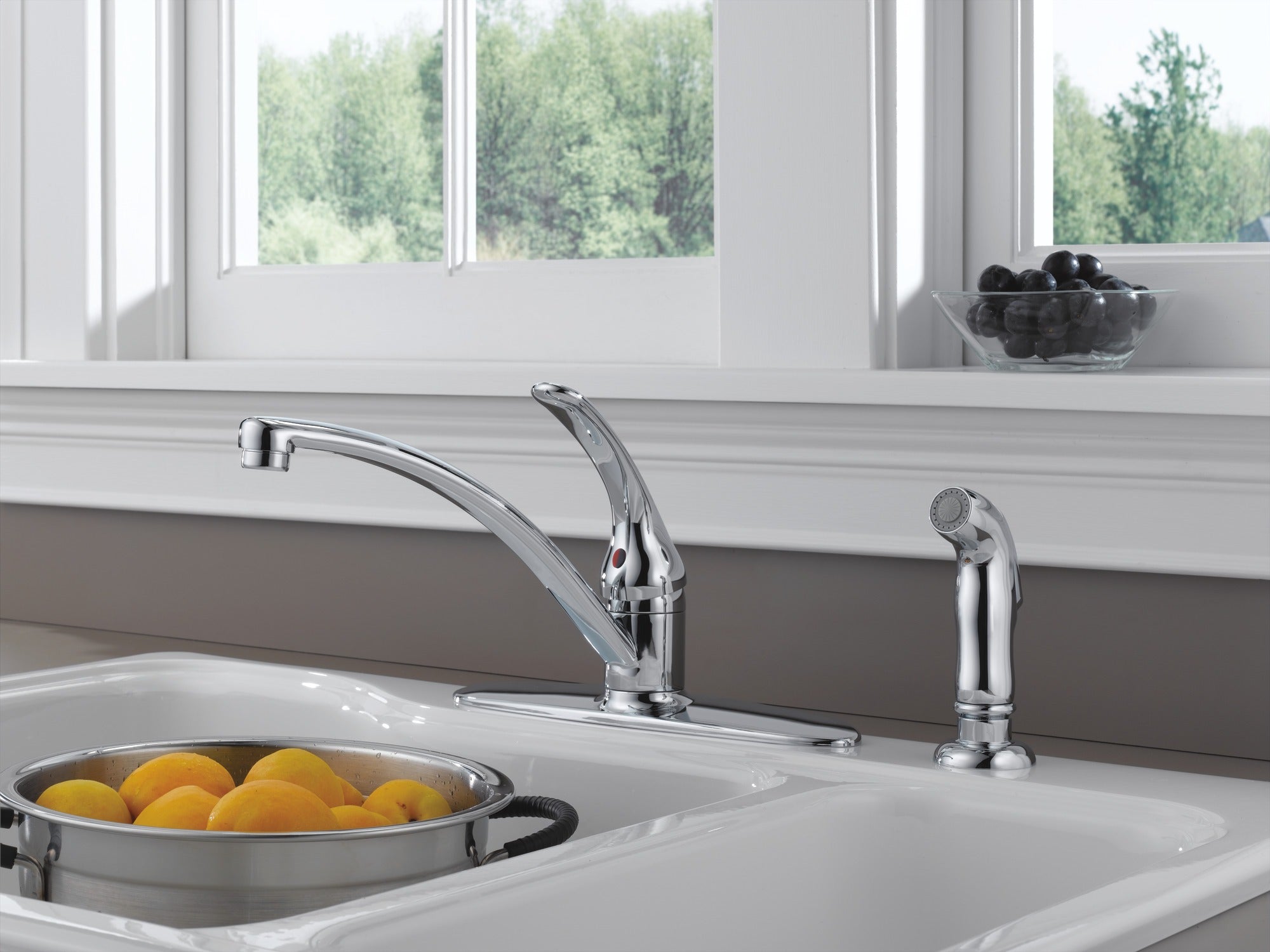 Delta Foundations® Single Handle Kitchen Faucet with Spray