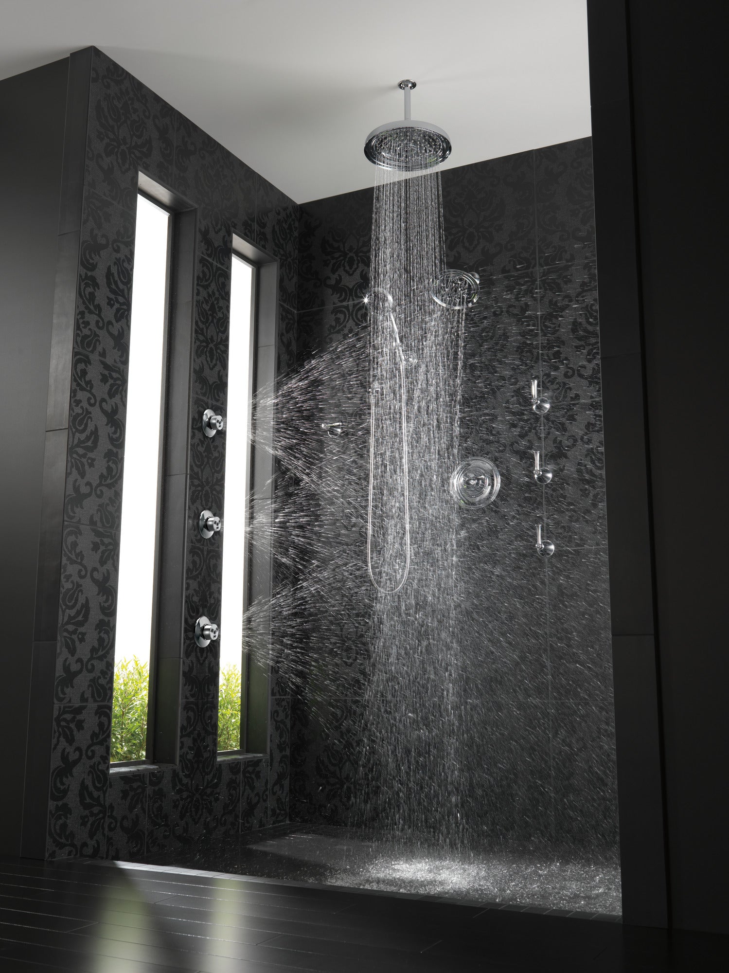 Brizo Essential™ Shower 7" Classic Wall Mount Shower Arm And Flange