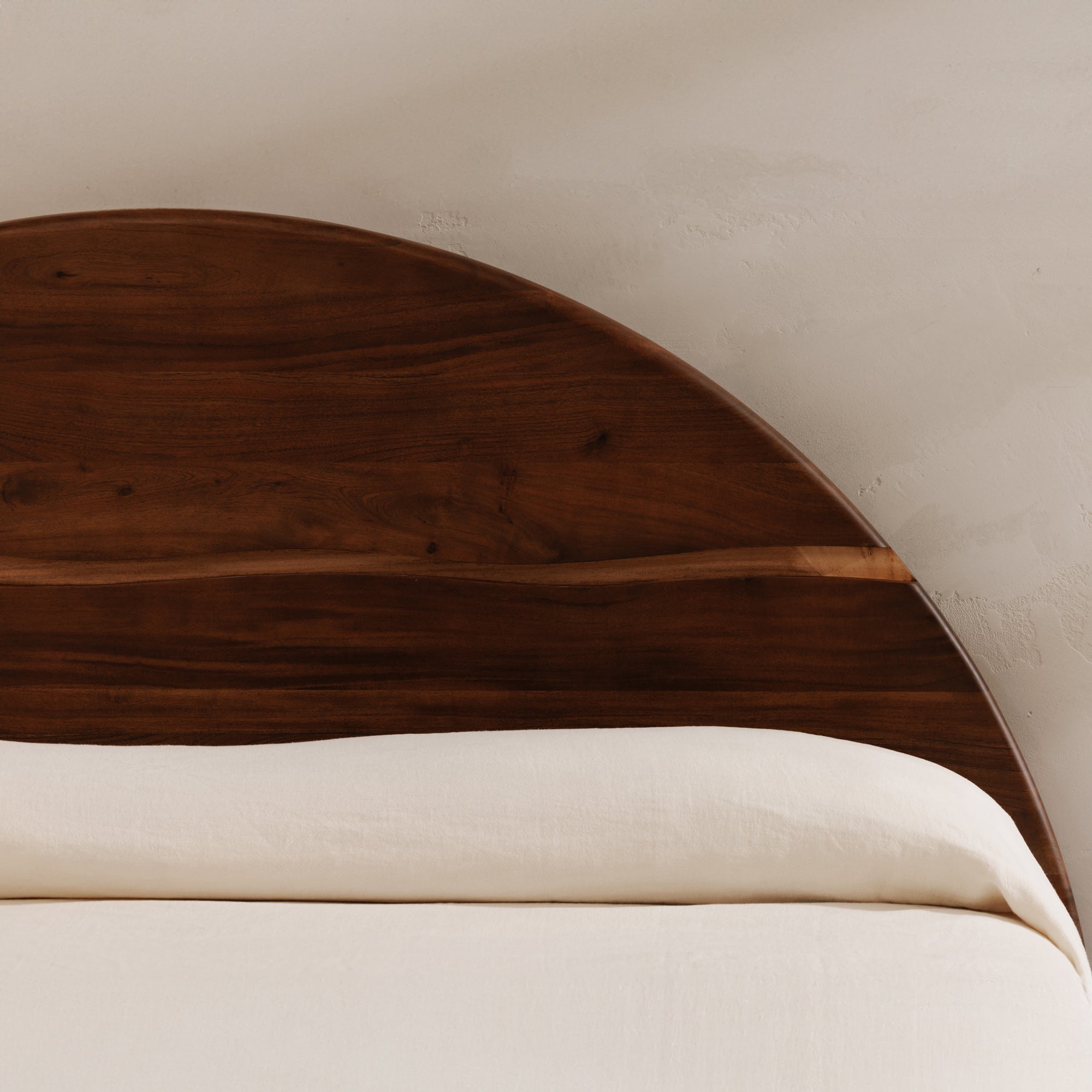 Moes Watson King Bed Brown BB-1004-03-0