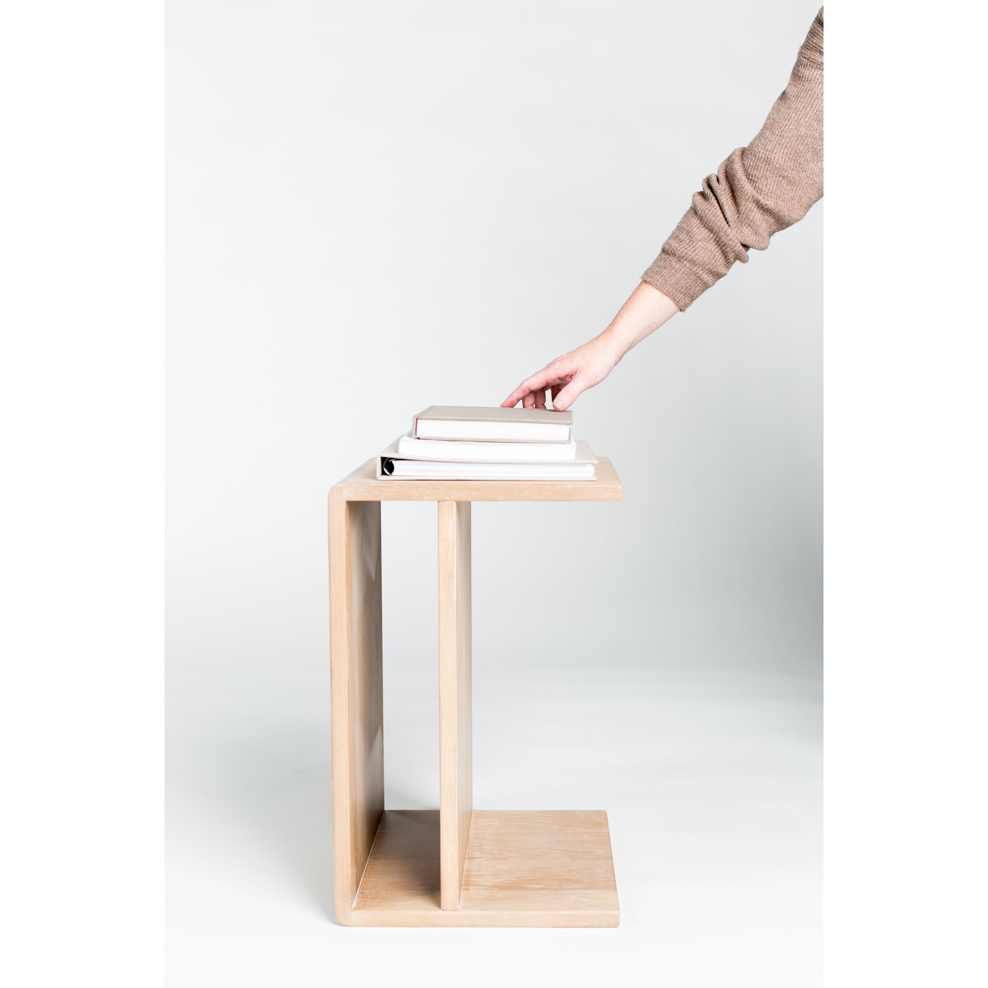 Moes Hiroki Accent Table White Oak BC-1094-18
