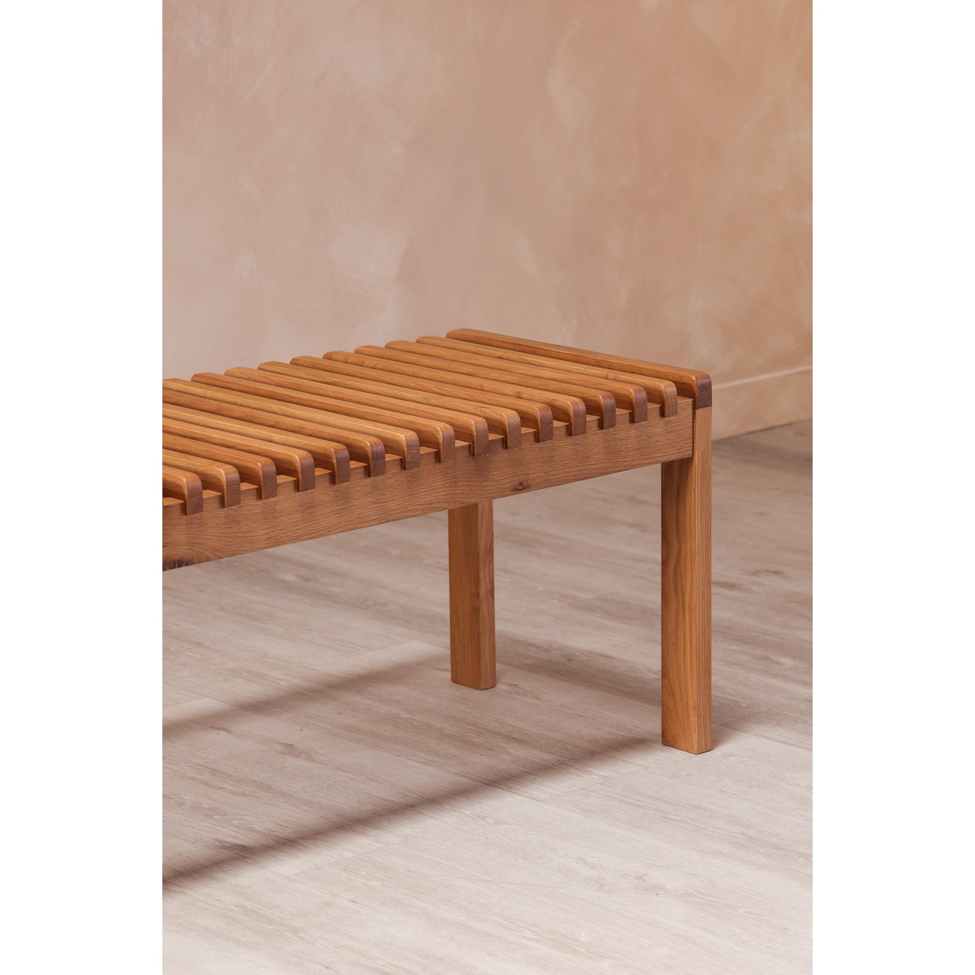 Moes Rohe Bench Natural Oak BC-1113-24