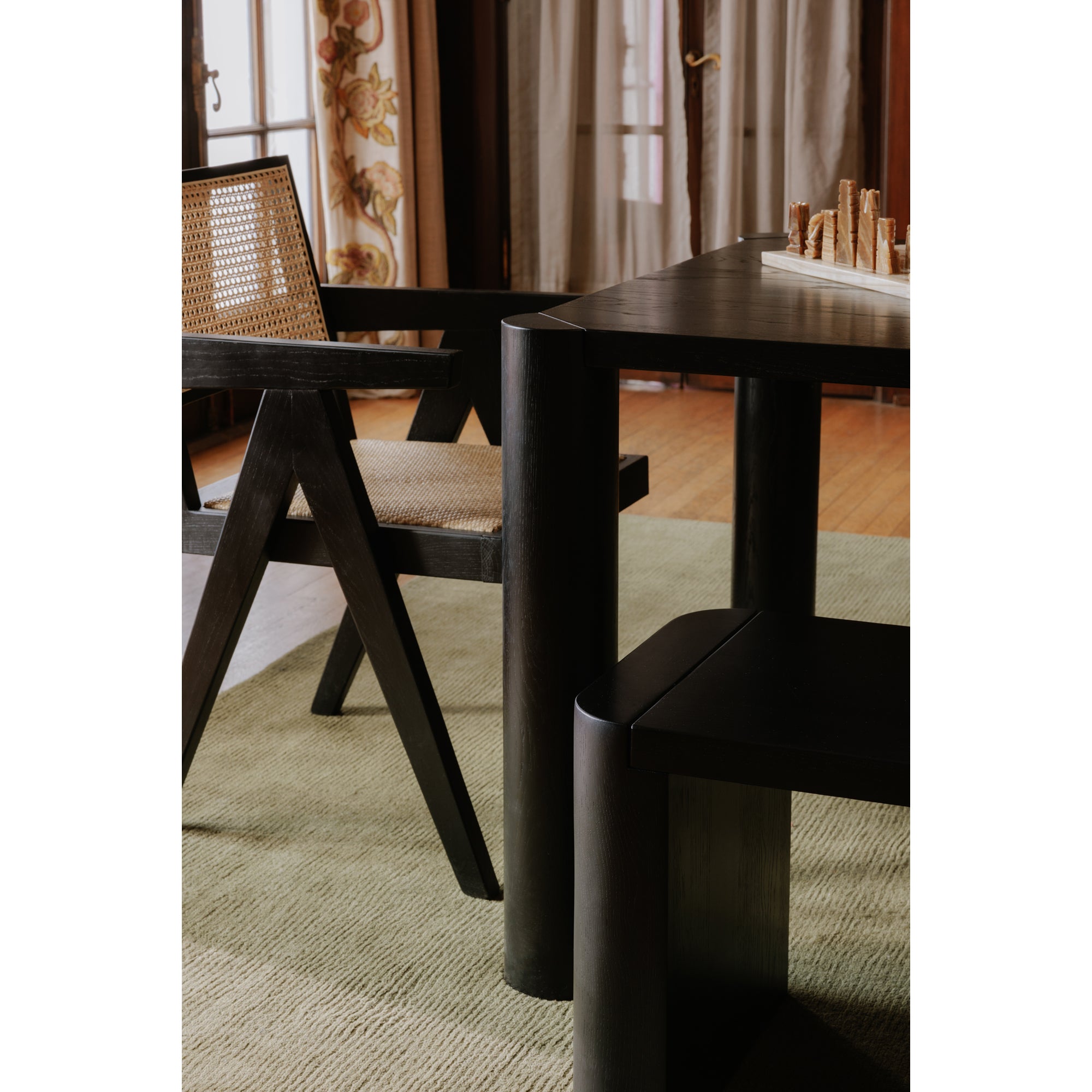 Moes Post Small Dining Bench Black BC-1120-02-0