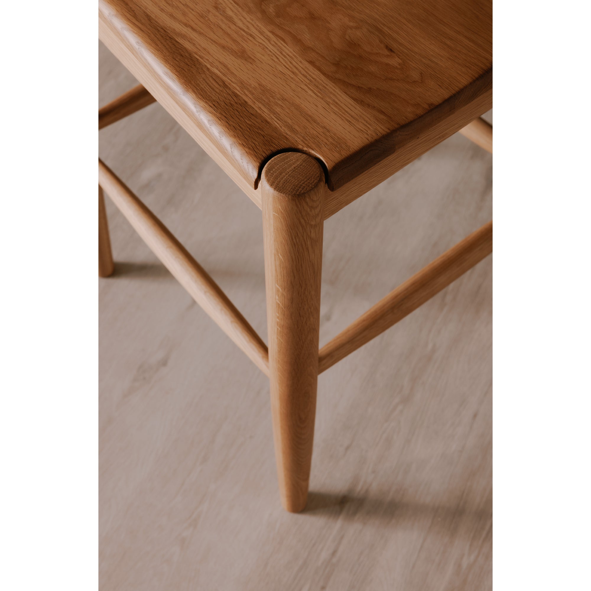 Moes Owing Barstool Natural Oak BC-1125-24