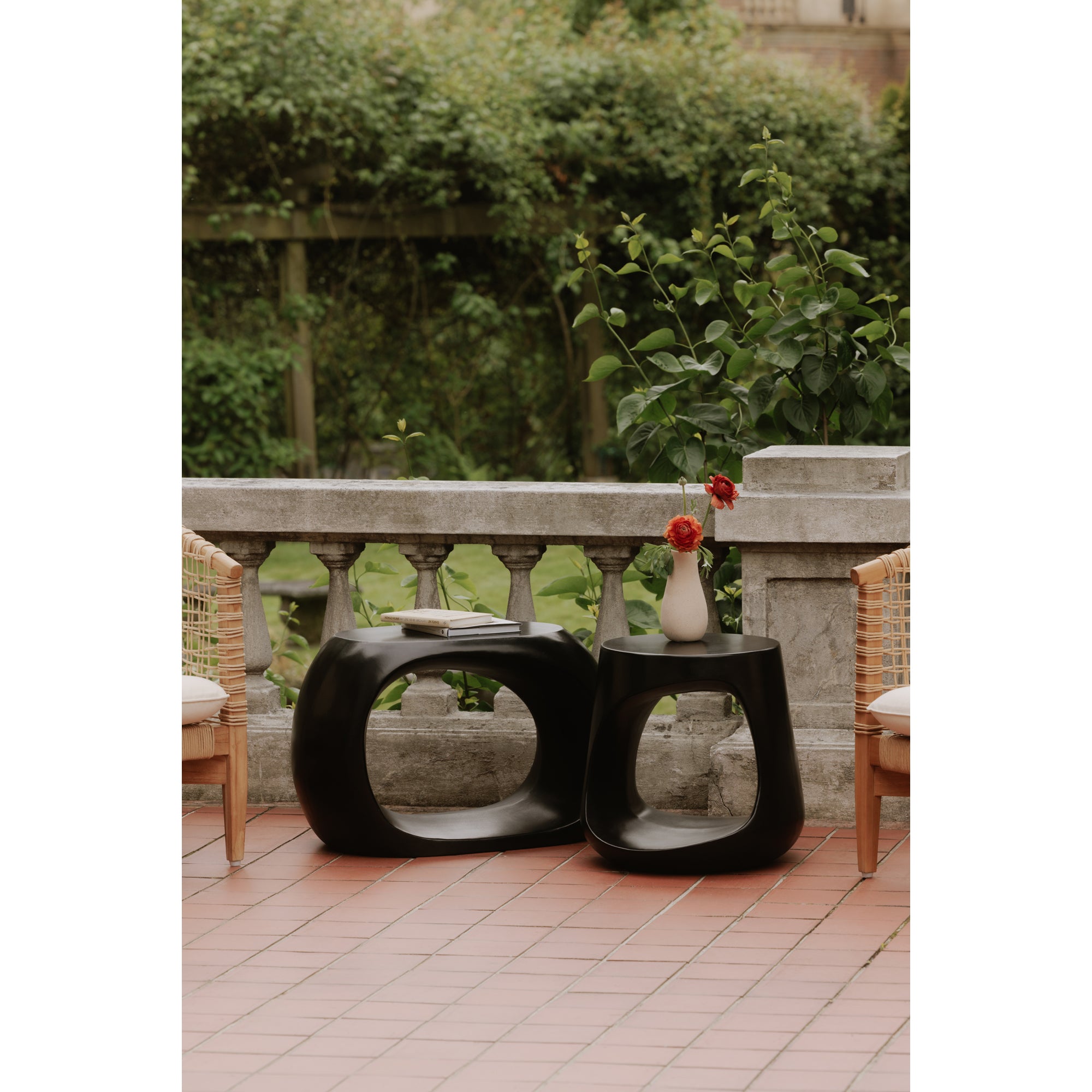 Moes Rothko Outdoor Stool Black BQ-1055-02