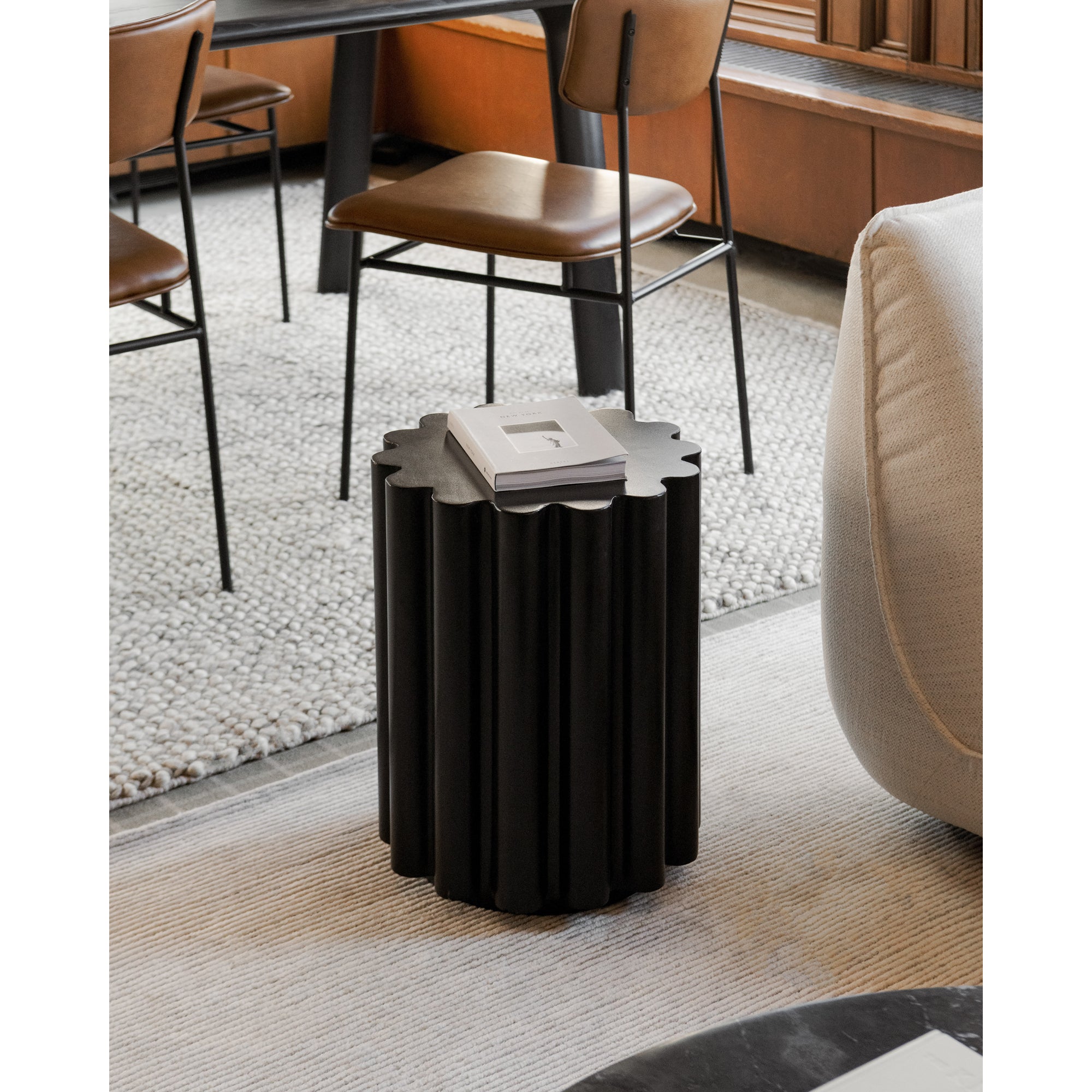 Moes Taffy Accent Table Black BQ-1062-02
