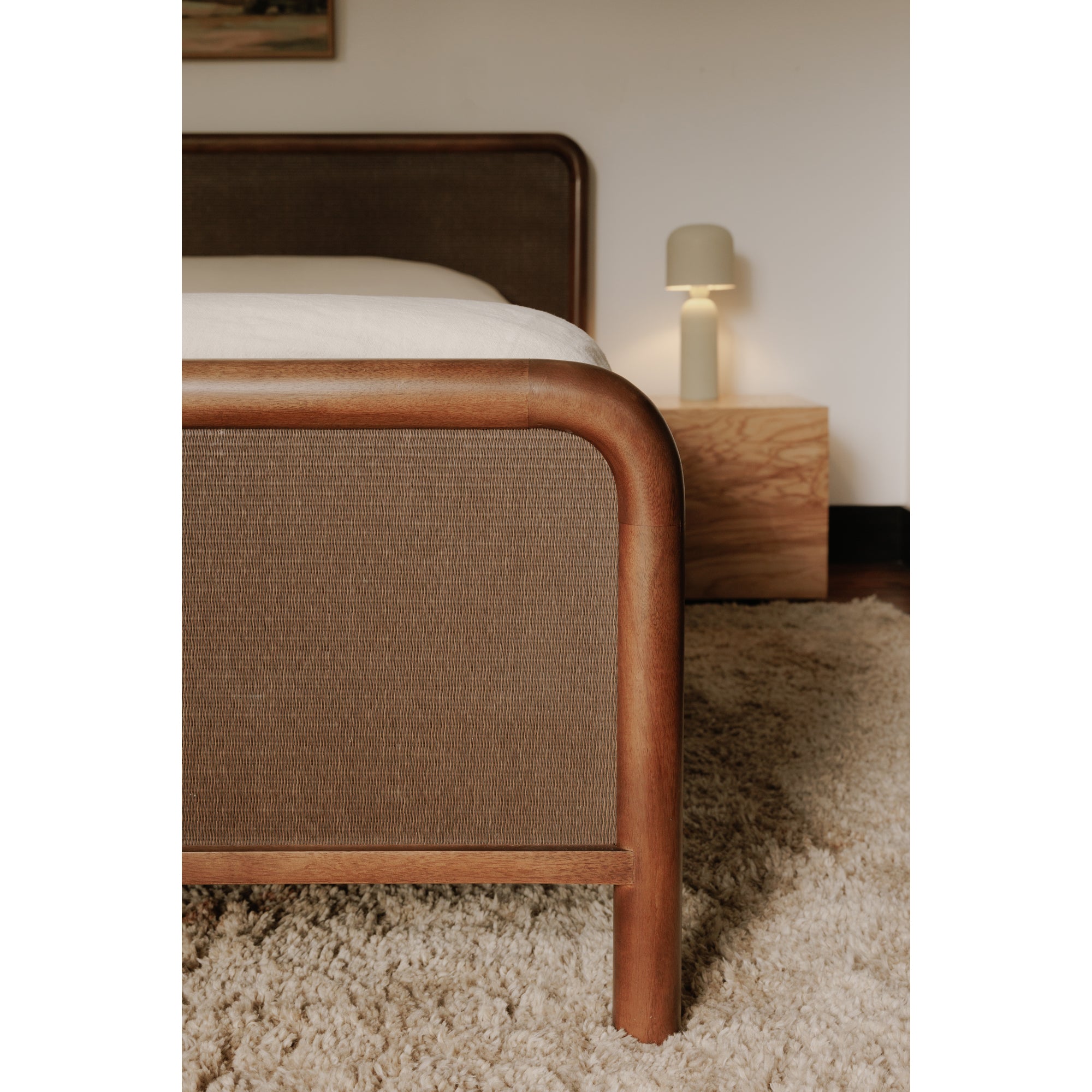 Moes Rye Queen Bed Warm Brown BZ-1145-03-0