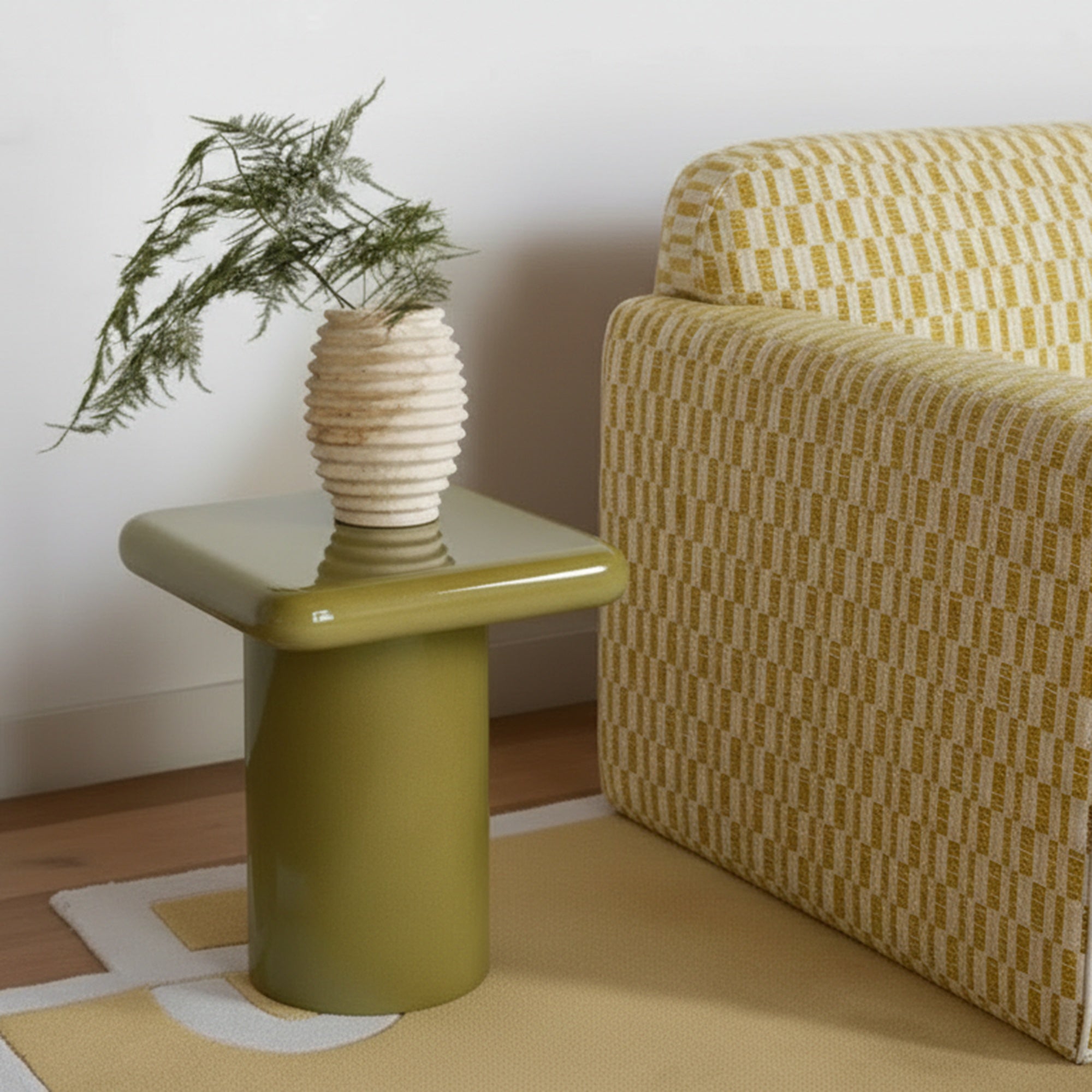 Moes Daisy Side Table Green BZ-1159-16