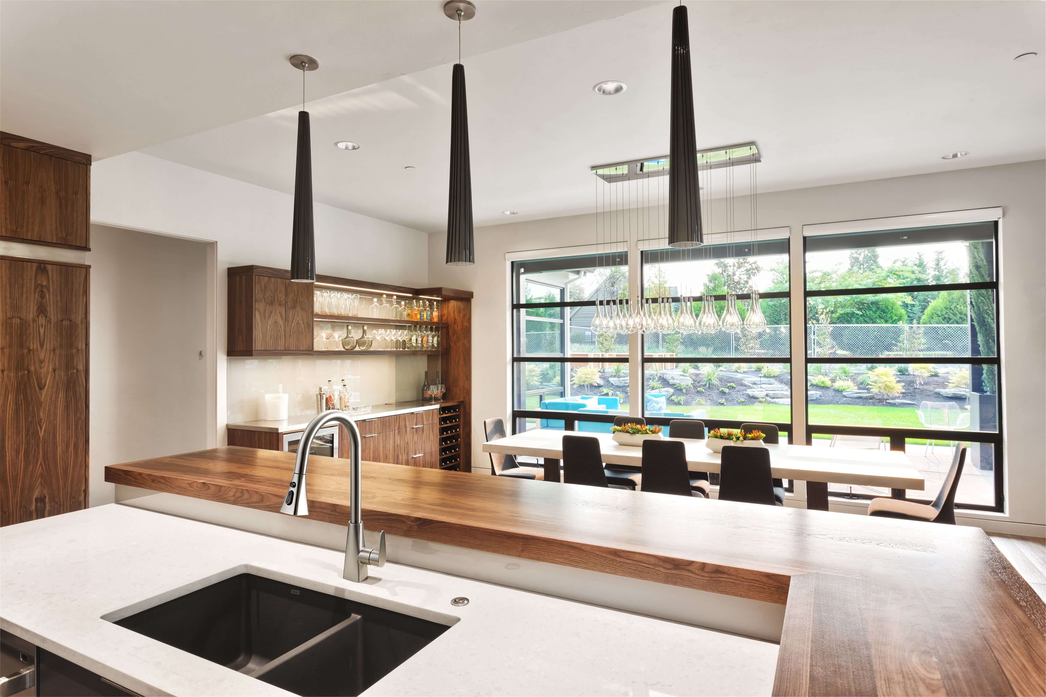 Houzer Catori Series Single Handle Pull-Out Kitchen Faucet