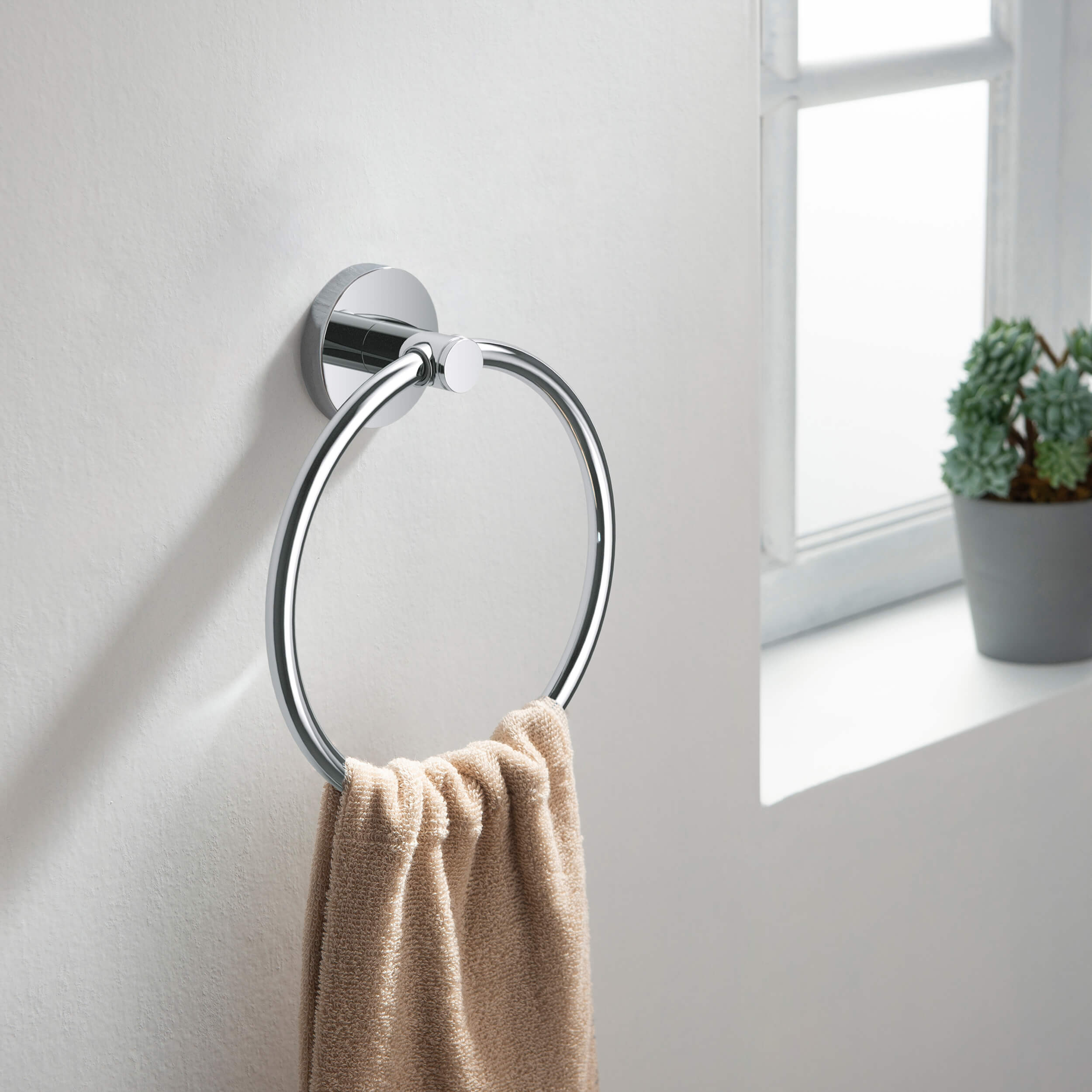 Halo 4-Piece Bathroom Hardware Set 2
