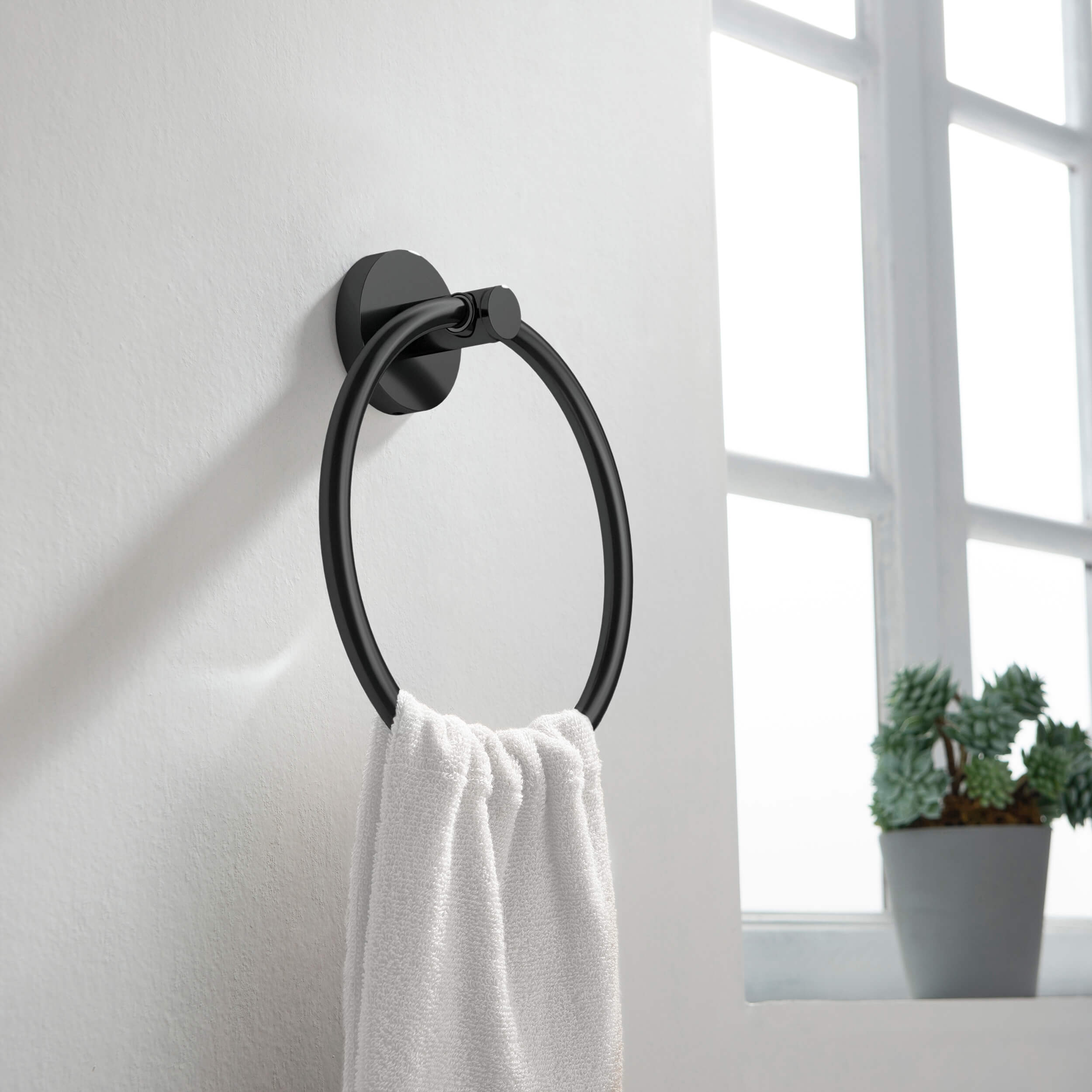 Halo 4-Piece Bathroom Hardware Set 3