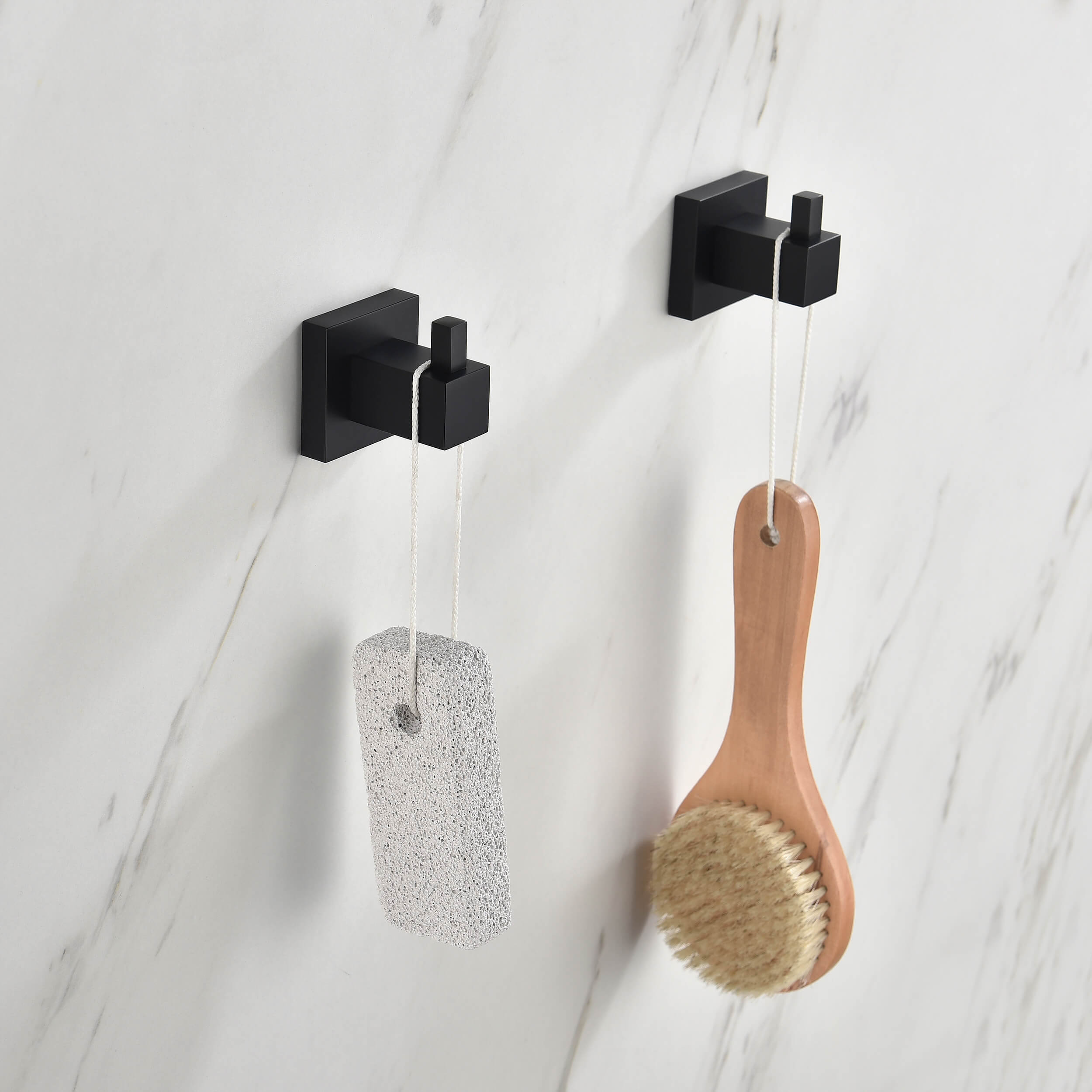 Quadra 4-Piece Bathroom Hardware Set 2