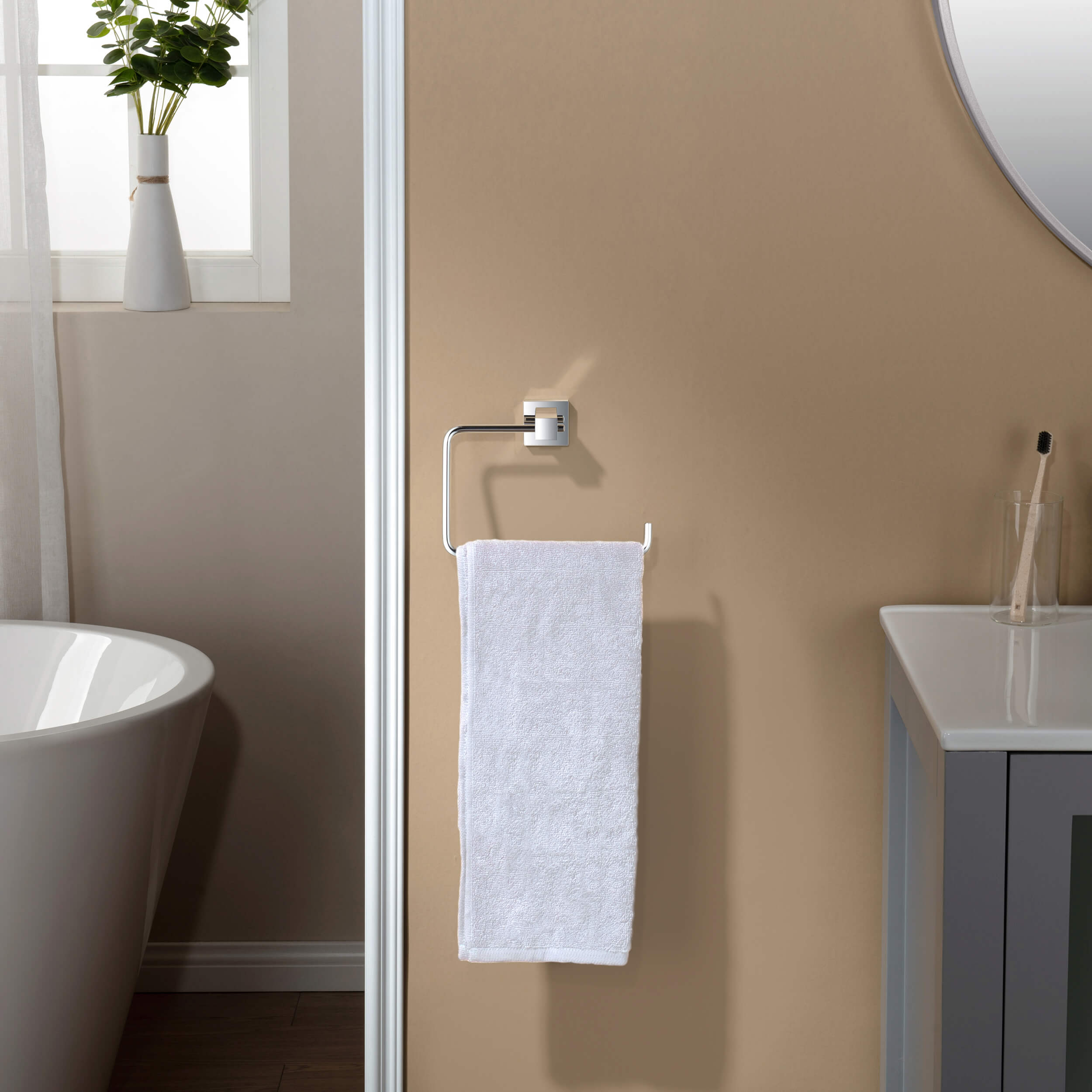 Quadra 4-Piece Bathroom Hardware Set 1