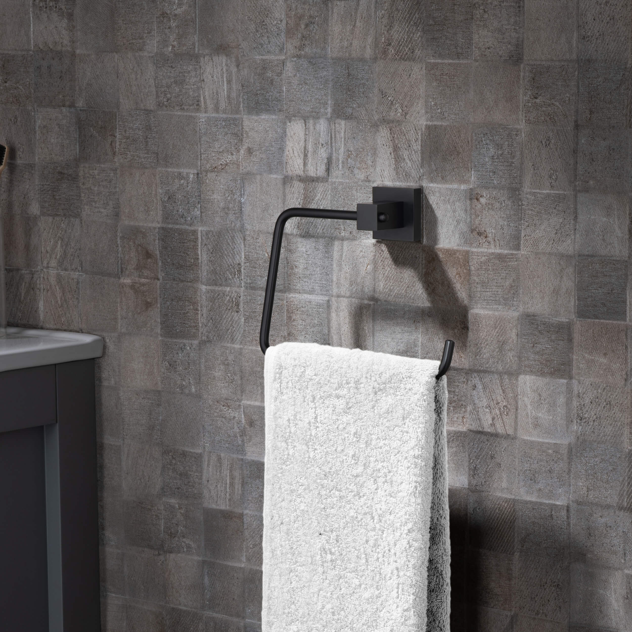 Quadra 4-Piece Bathroom Hardware Set 2