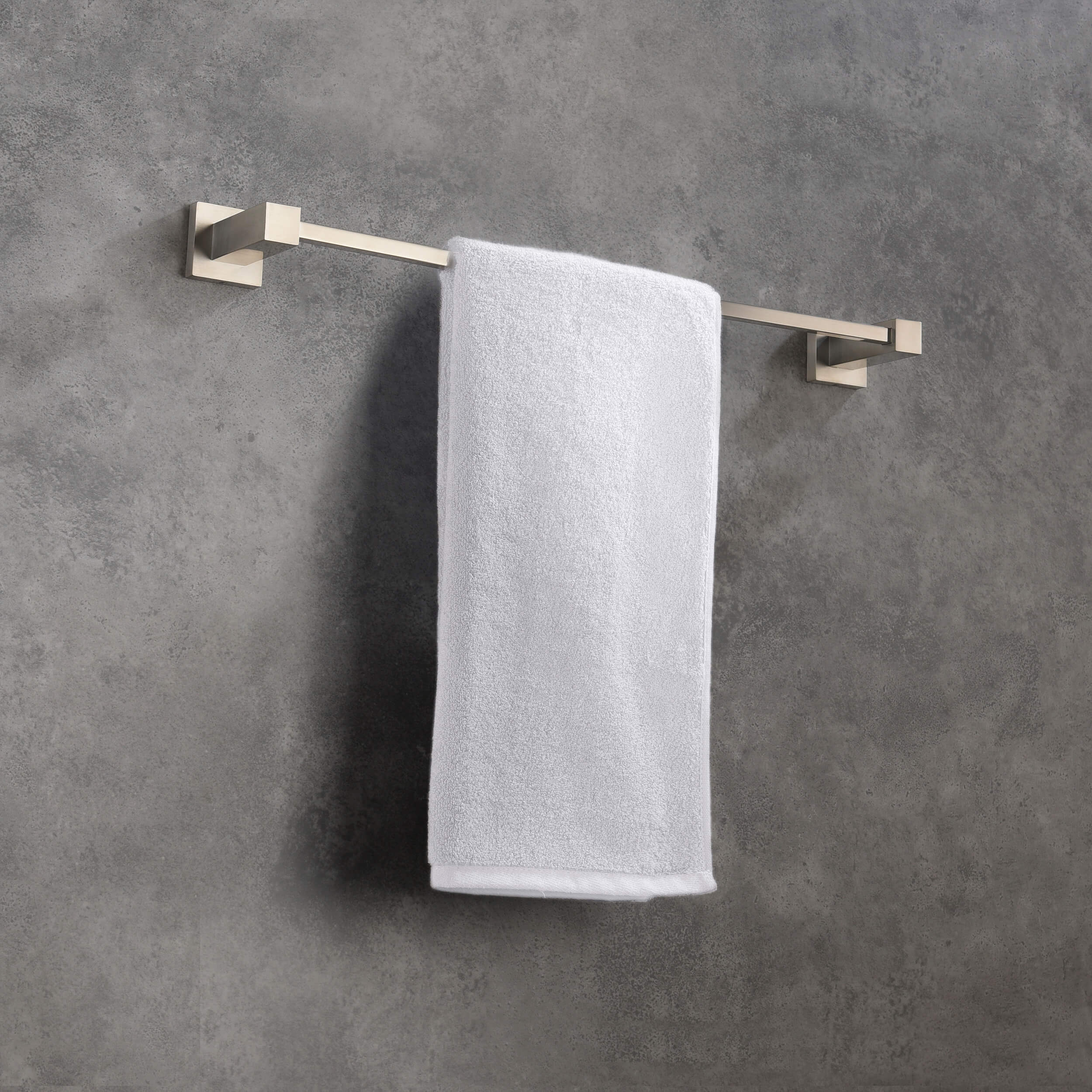 Quadra Bathroom 18" Towel Bar