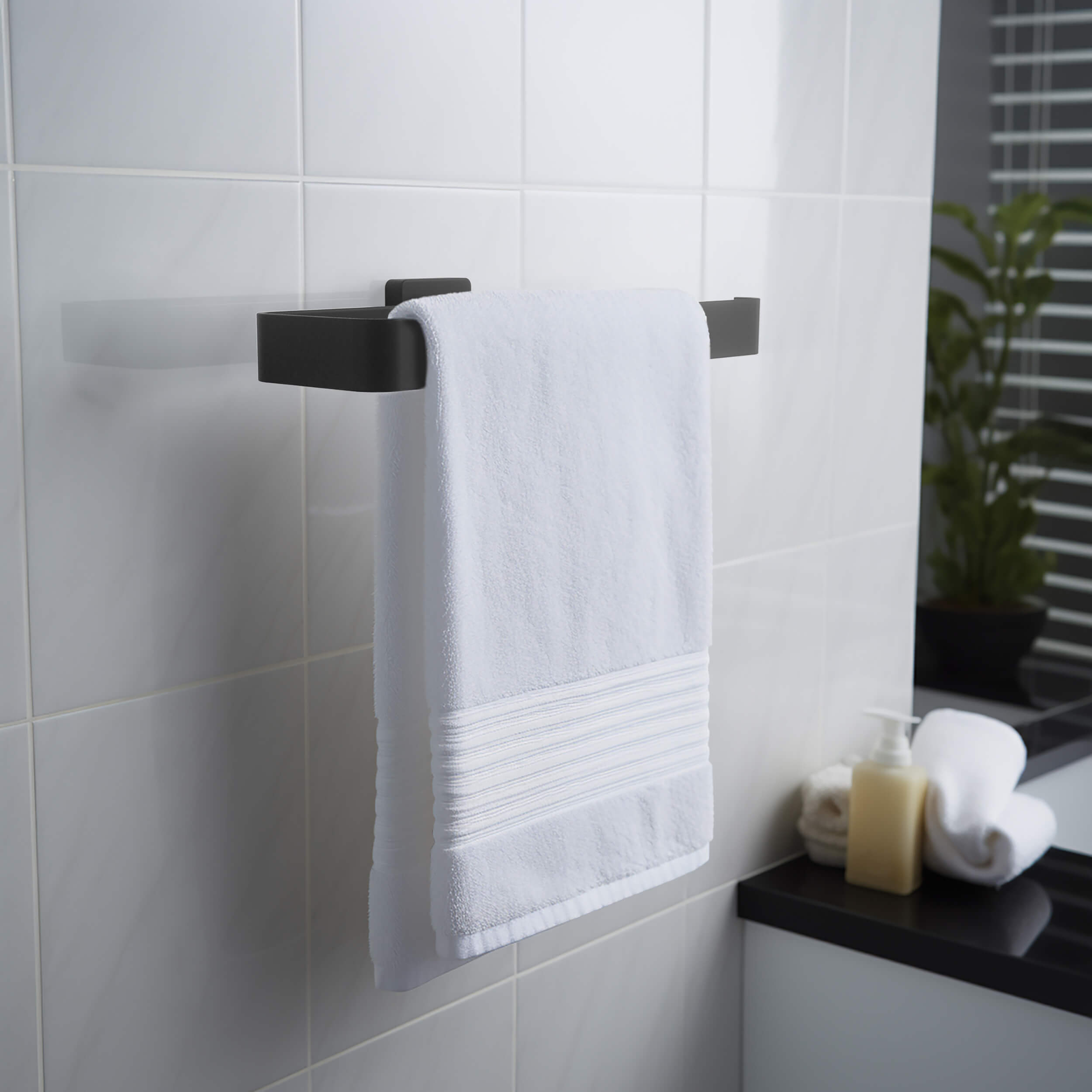 Fusion 2 Piece Bathroom Hardware Set