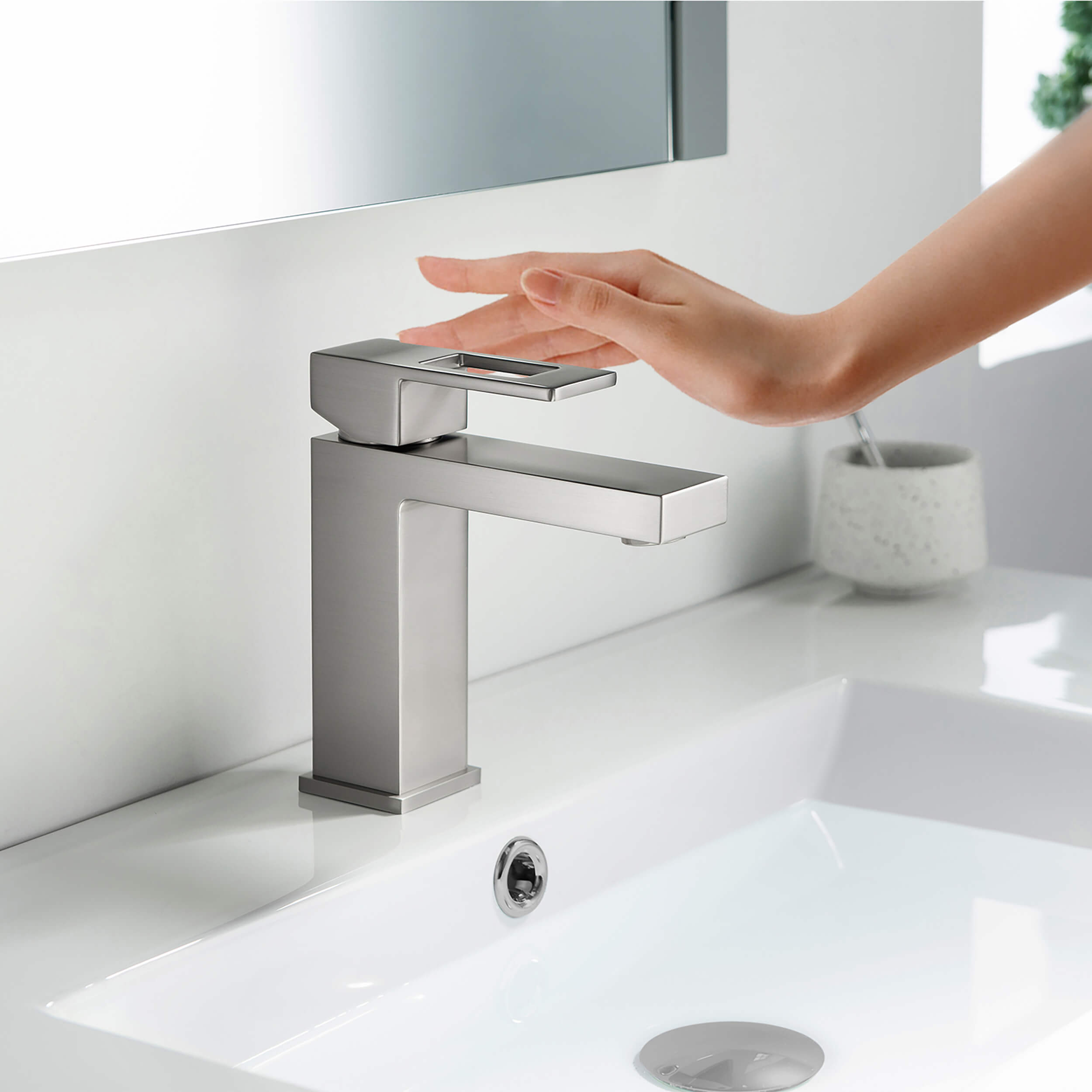 Quadra Single Handle Bathroom Vanity Sink Faucet with Pop Up Drain