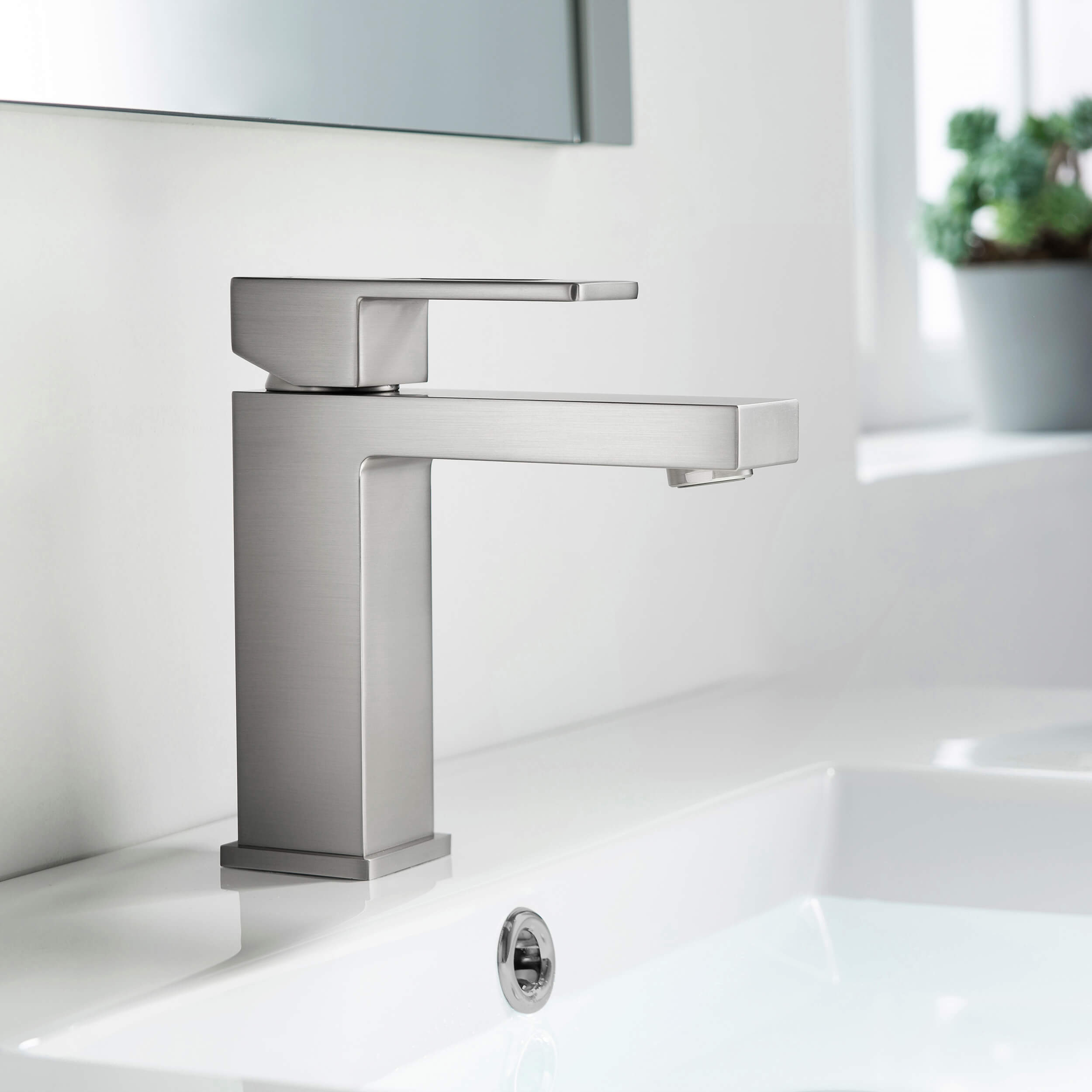 Quadra Single Handle Bathroom Vanity Sink Faucet with Pop Up Drain