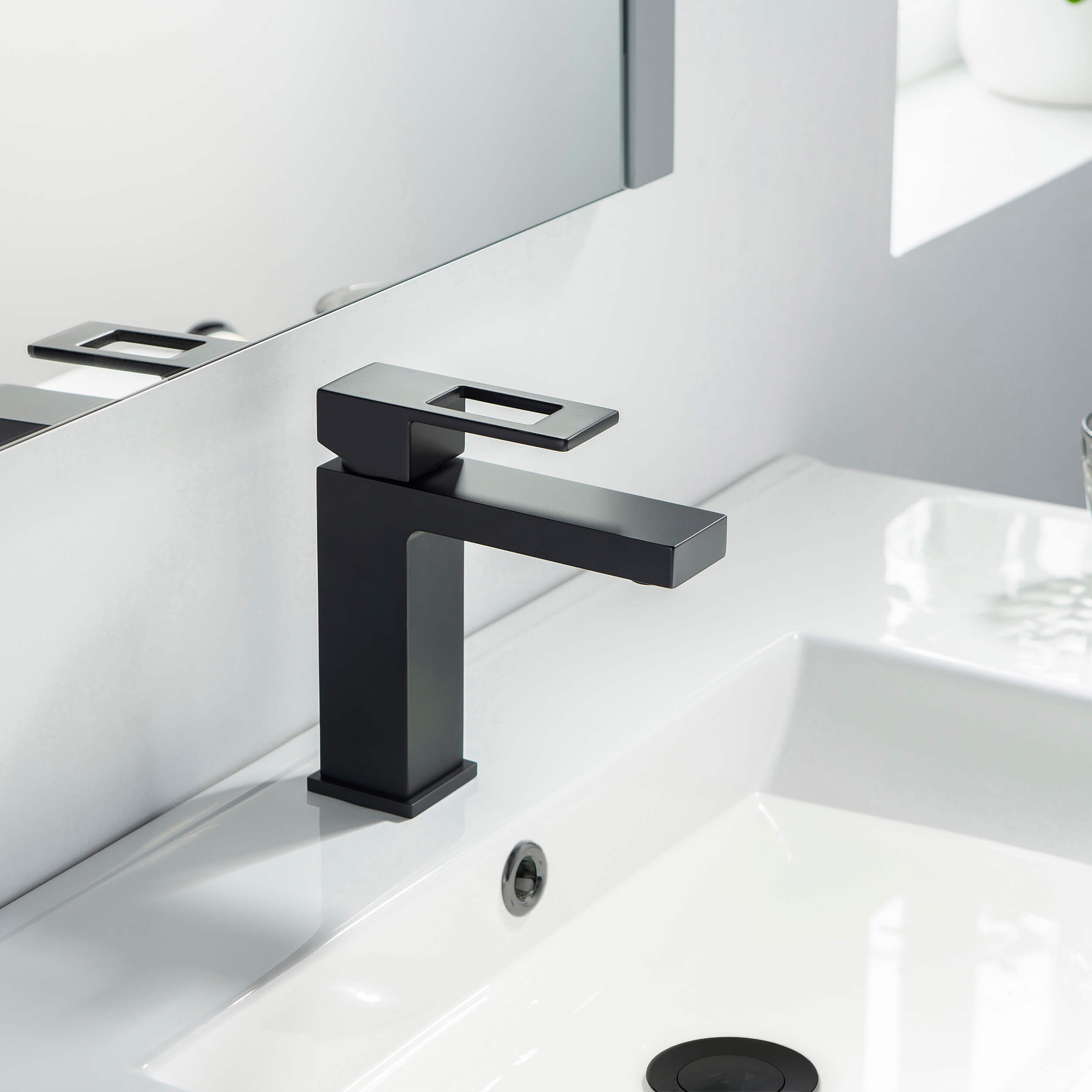 Quadra Single Handle Bathroom Vanity Sink Faucet with Pop Up Drain