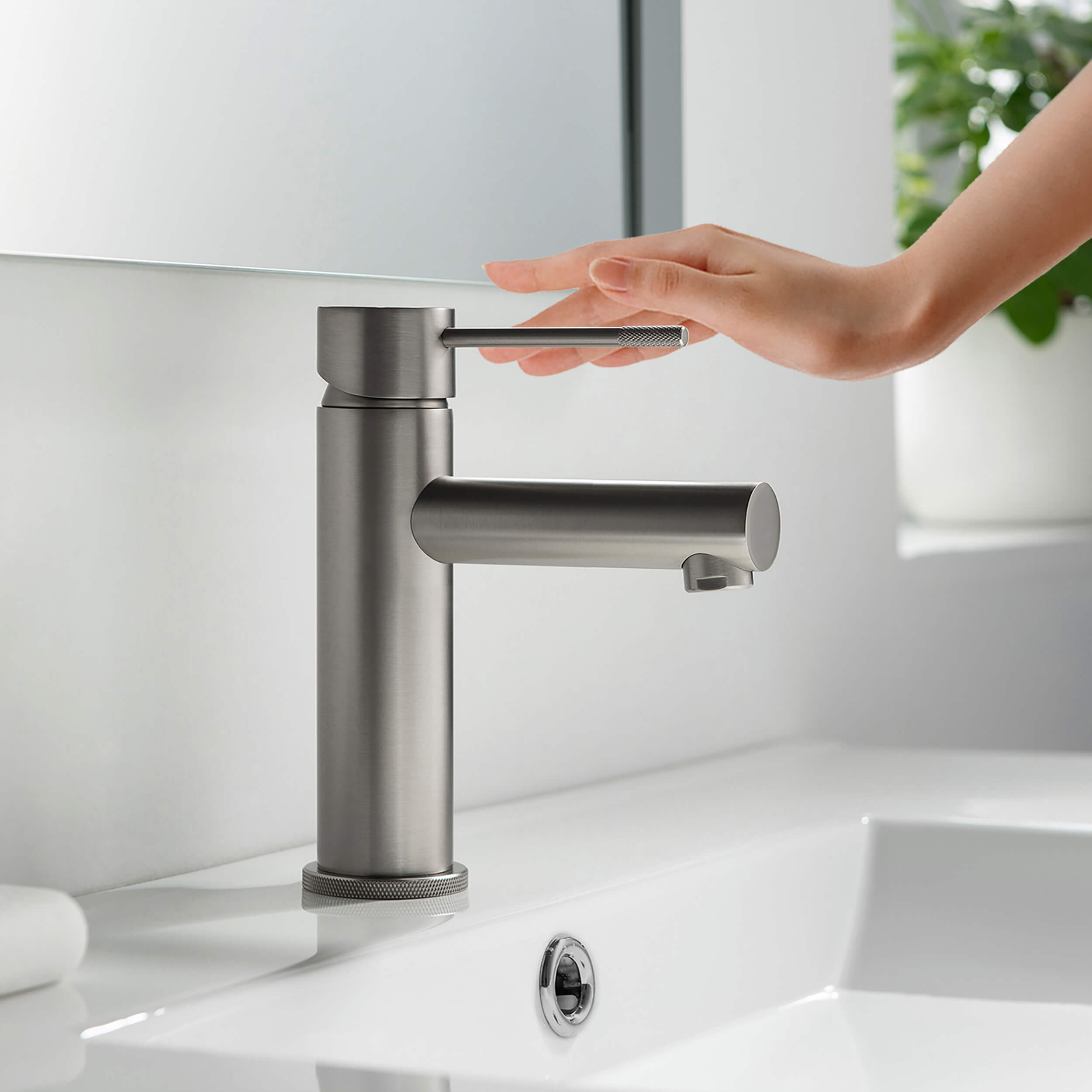 Verona Single Handle Bathroom Vanity Sink Faucet with Pop Up Drain