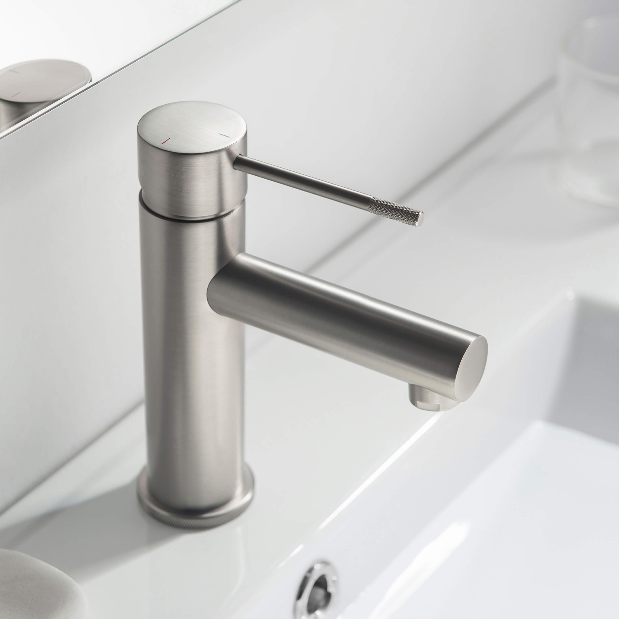 Verona Single Handle Bathroom Vanity Sink Faucet with Pop Up Drain