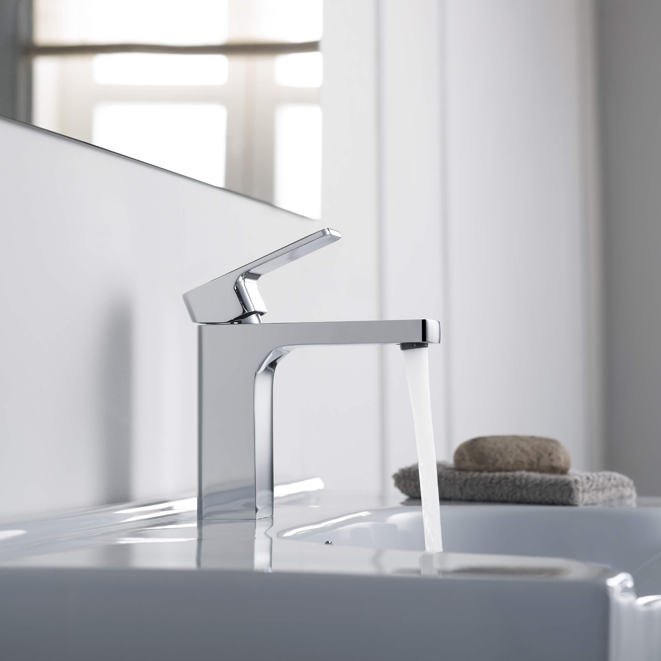 Fusion Single Handle Bathroom Vanity Sink Faucet with Pop Up Drain