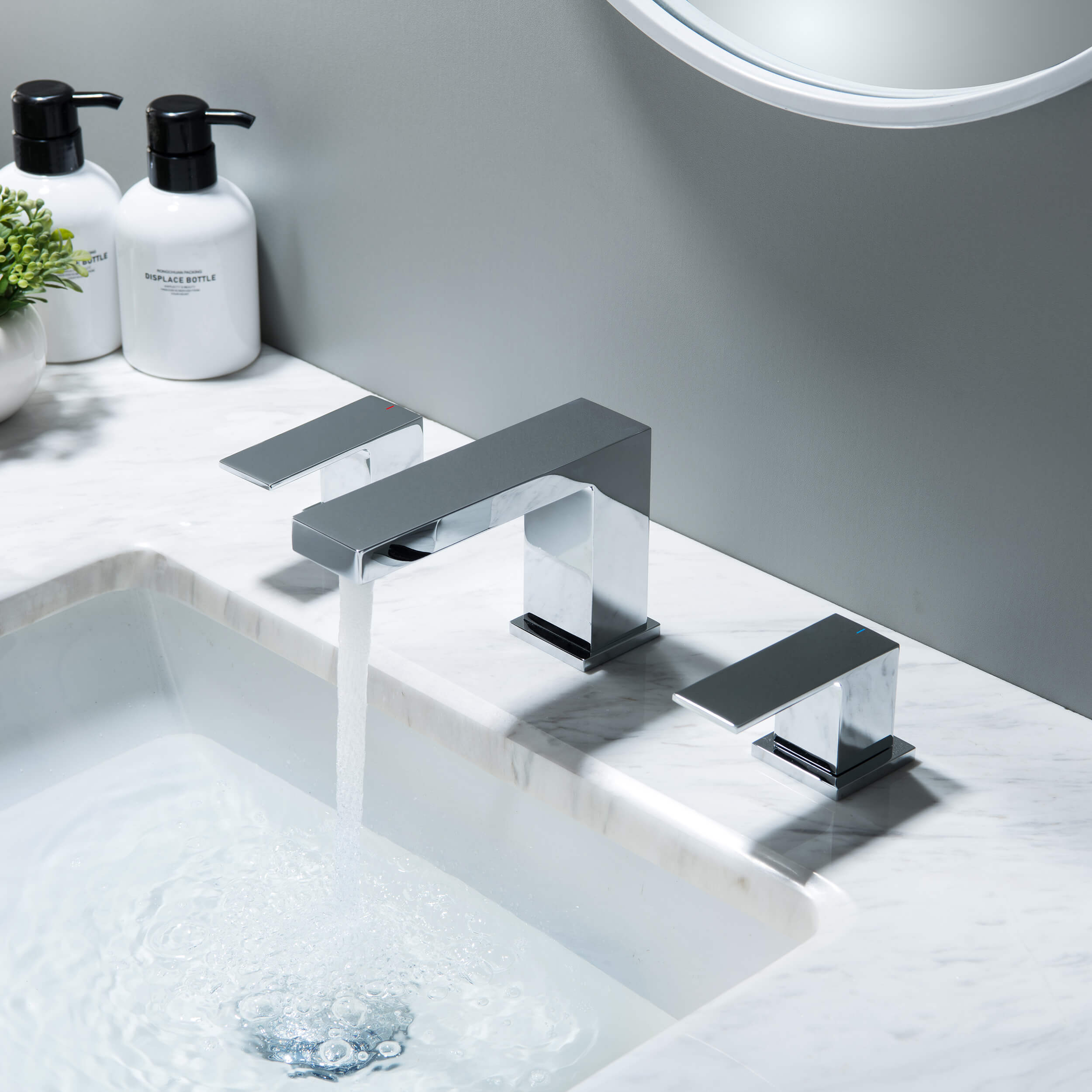 Quadra 8" Widespread Bathroom Sink Faucet with Drain Assembly
