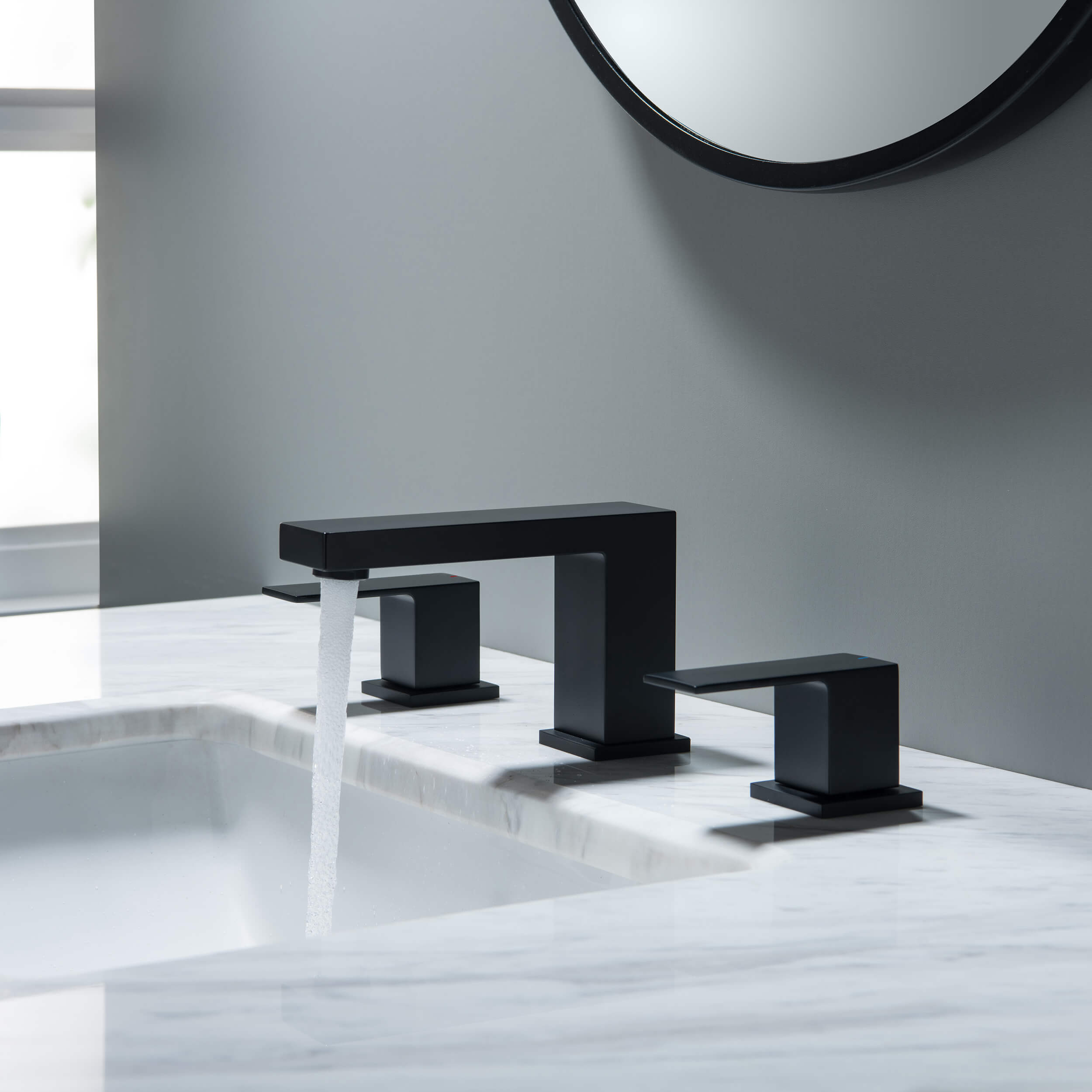 Quadra 8" Widespread Bathroom Sink Faucet with Drain Assembly