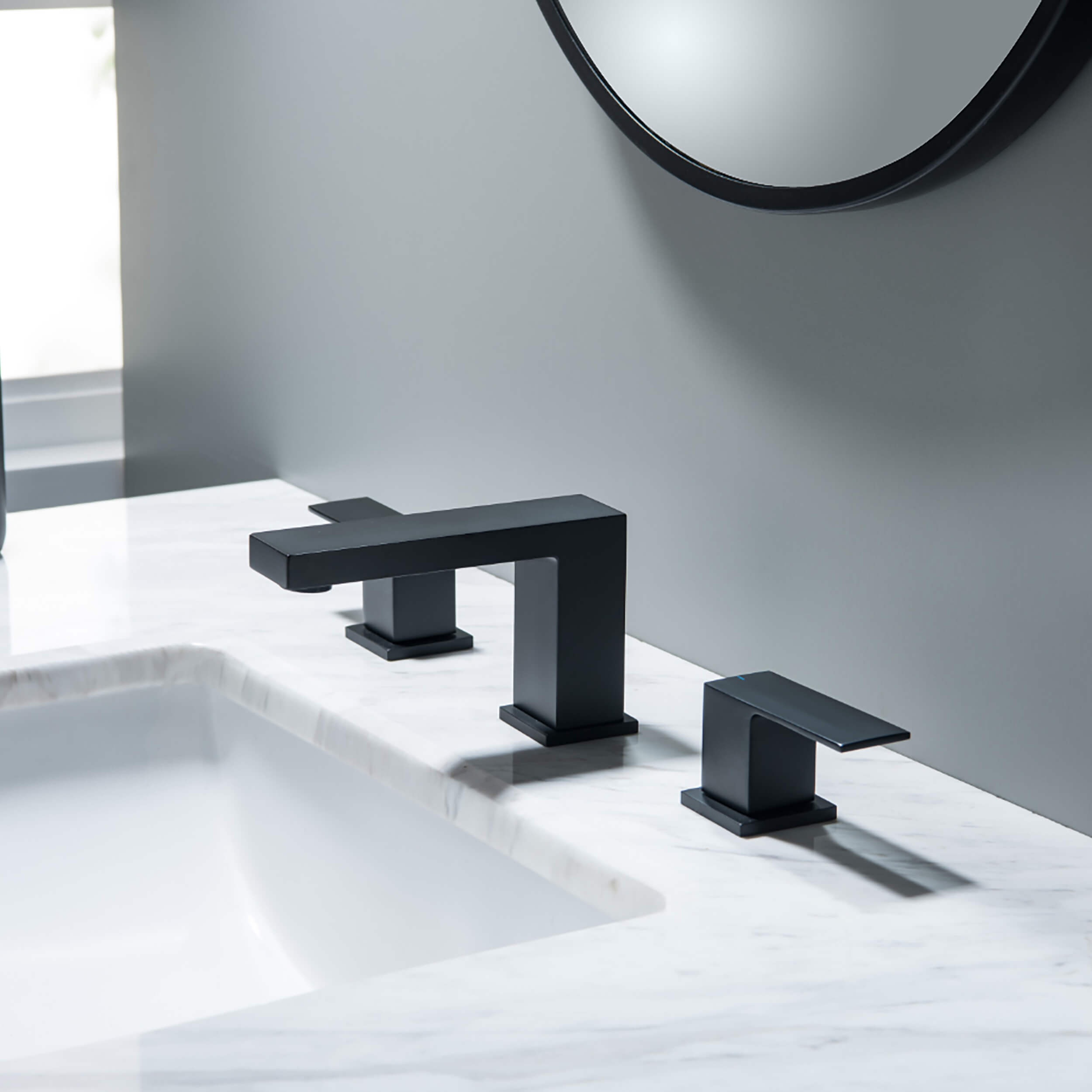 Quadra 8" Widespread Bathroom Sink Faucet with Drain Assembly
