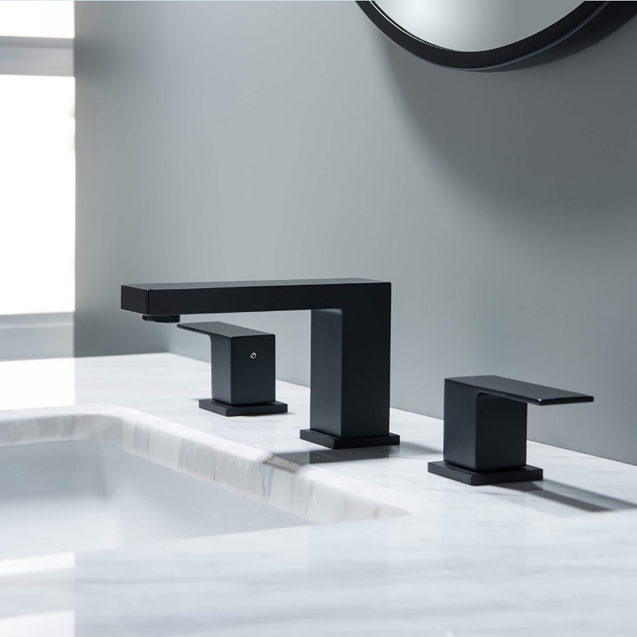 Quadra 8" Widespread Bathroom Sink Faucet with Drain Assembly