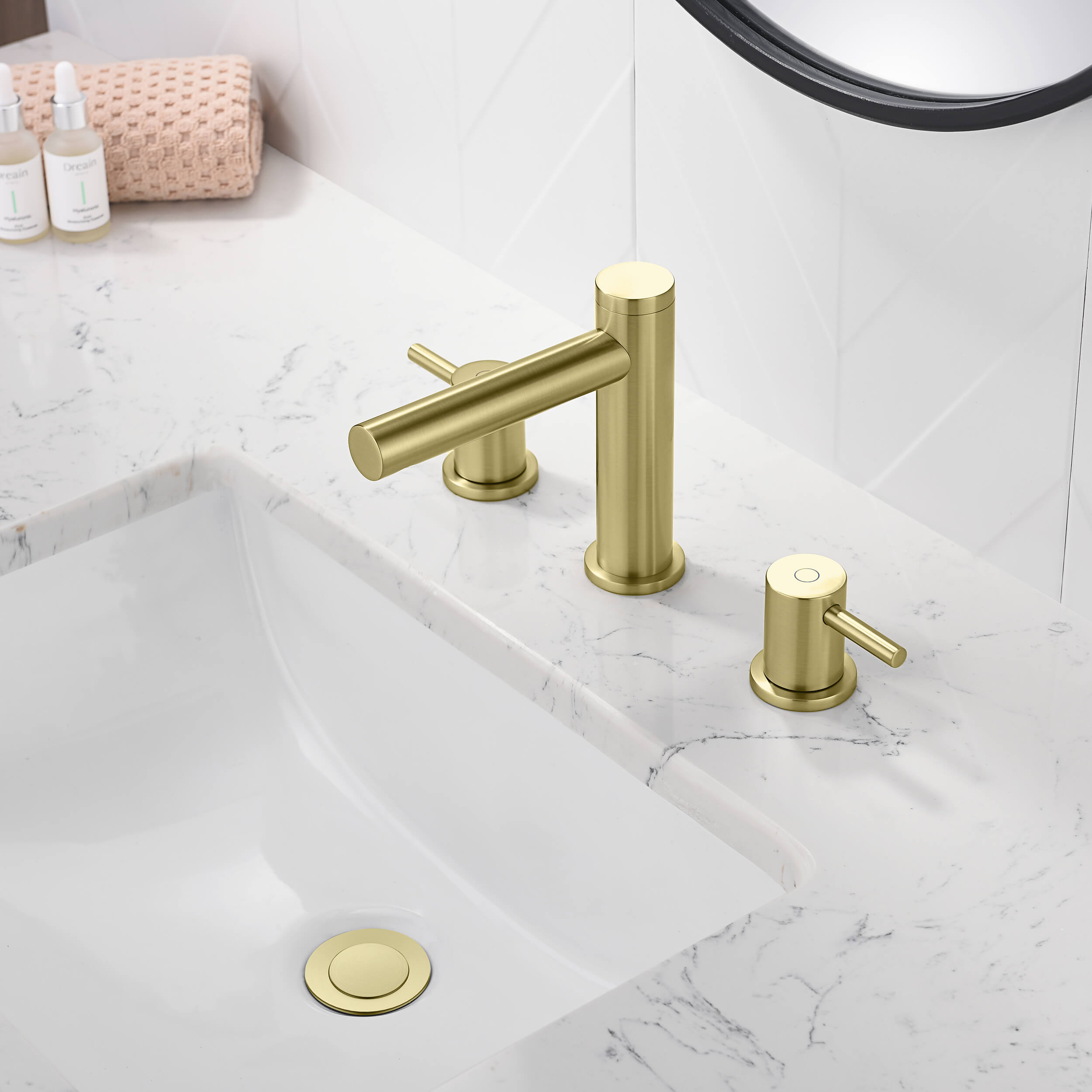 Halo 8" Widespread Bathroom Sink Faucet with Drain Assembly