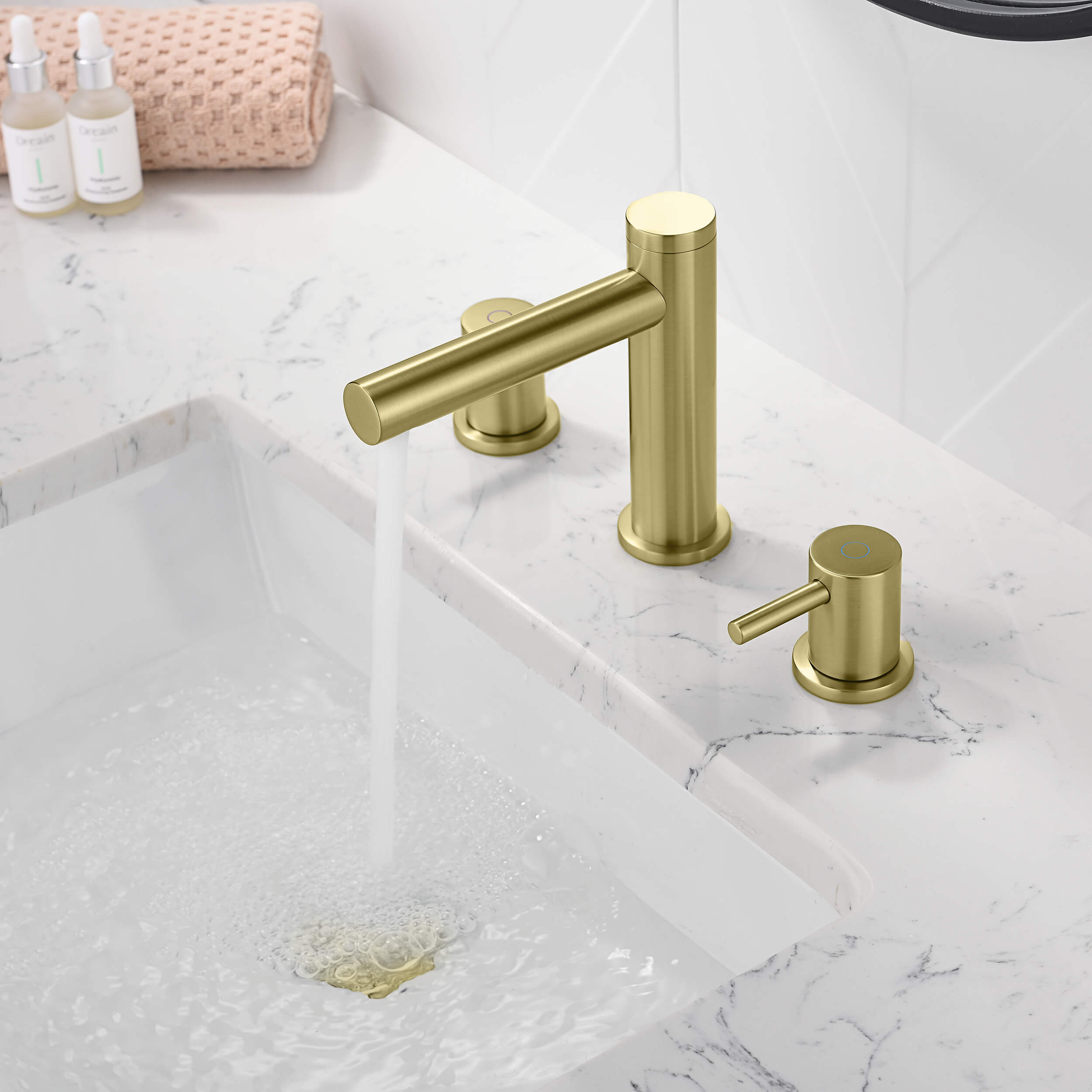 Halo 8" Widespread Bathroom Sink Faucet with Drain Assembly