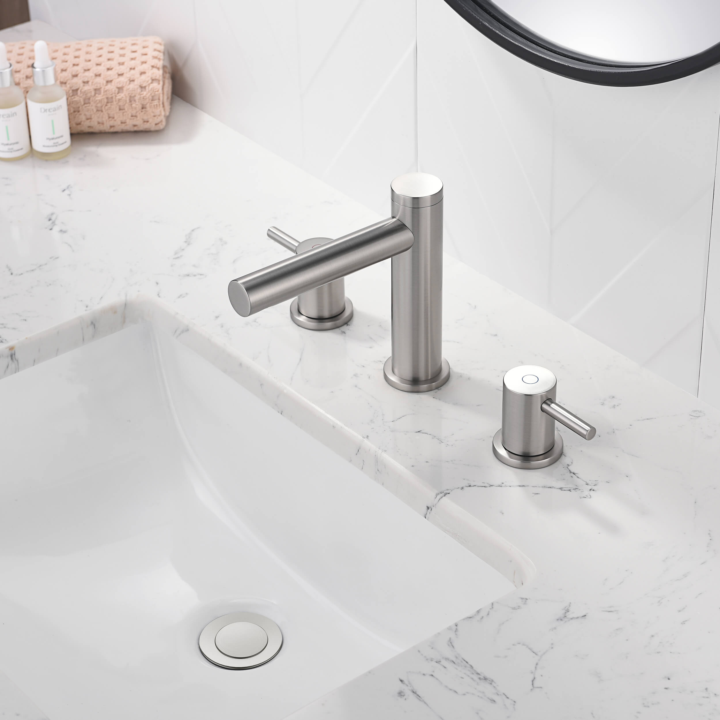 Halo 8" Widespread Bathroom Sink Faucet with Drain Assembly