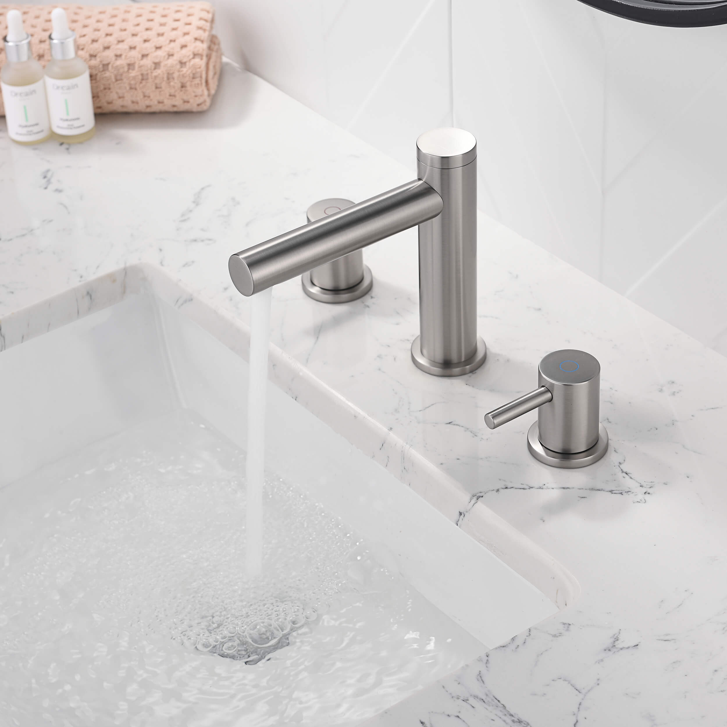Halo 8" Widespread Bathroom Sink Faucet with Drain Assembly