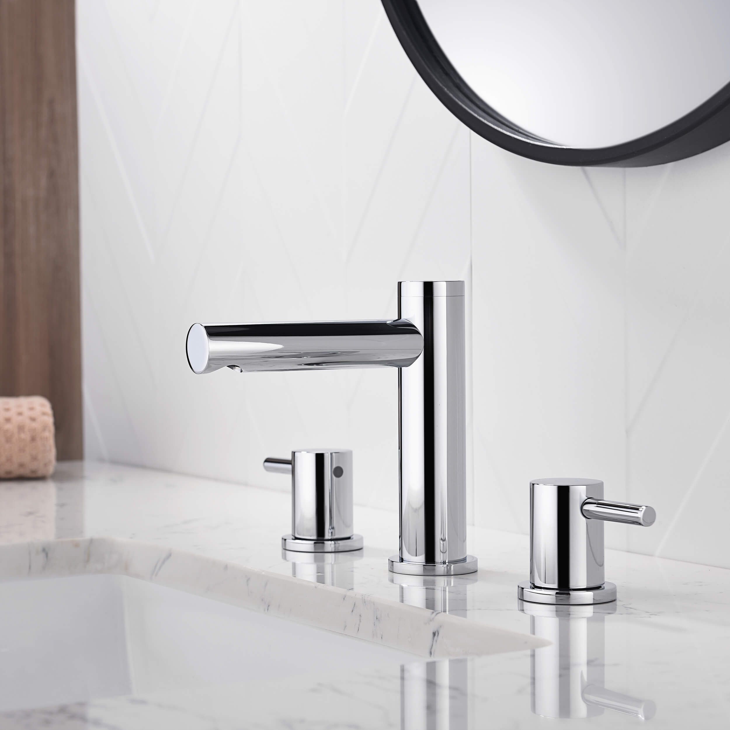 Halo 8" Widespread Bathroom Sink Faucet with Drain Assembly
