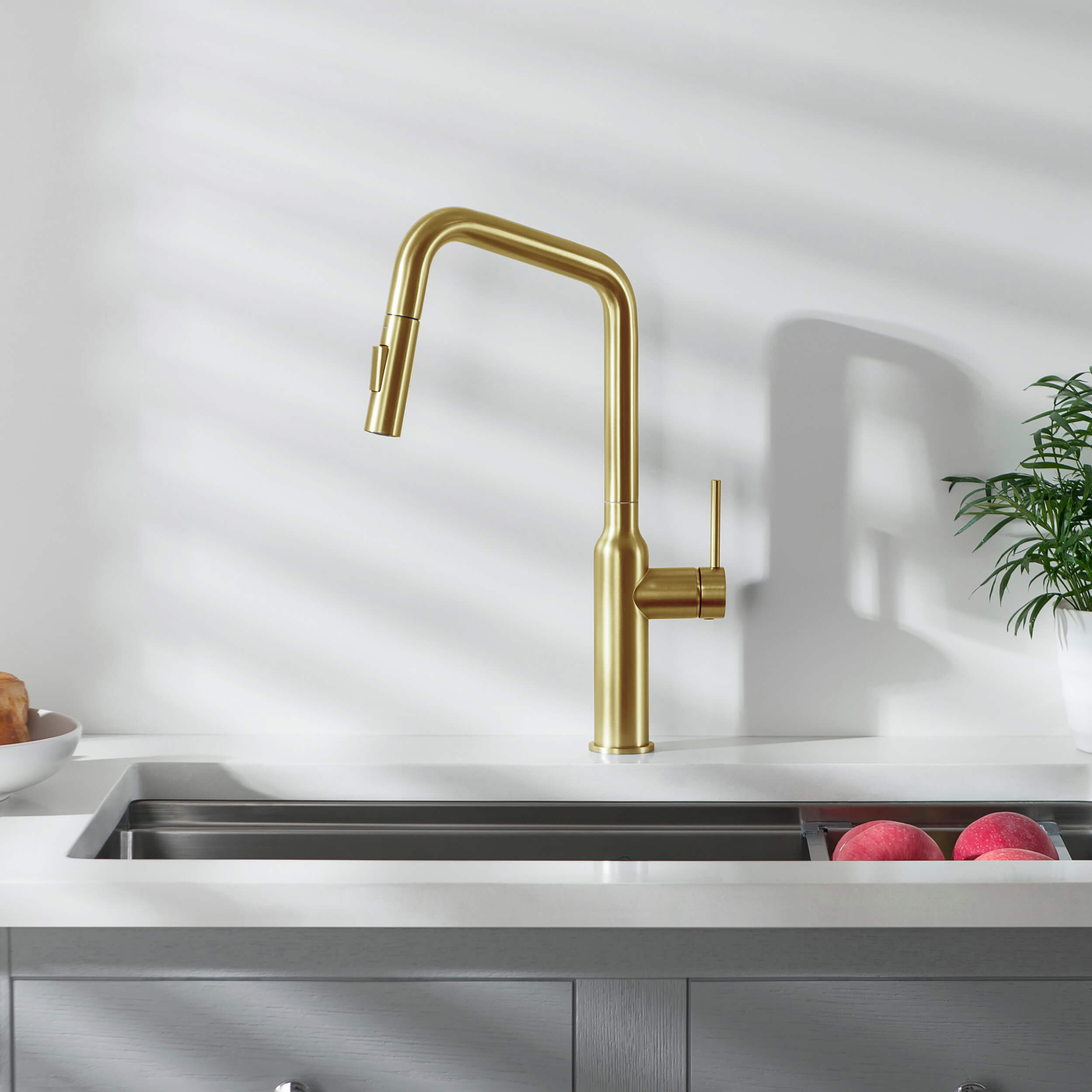 Tampa Single Handle Pull Down Kitchen Sink Faucet