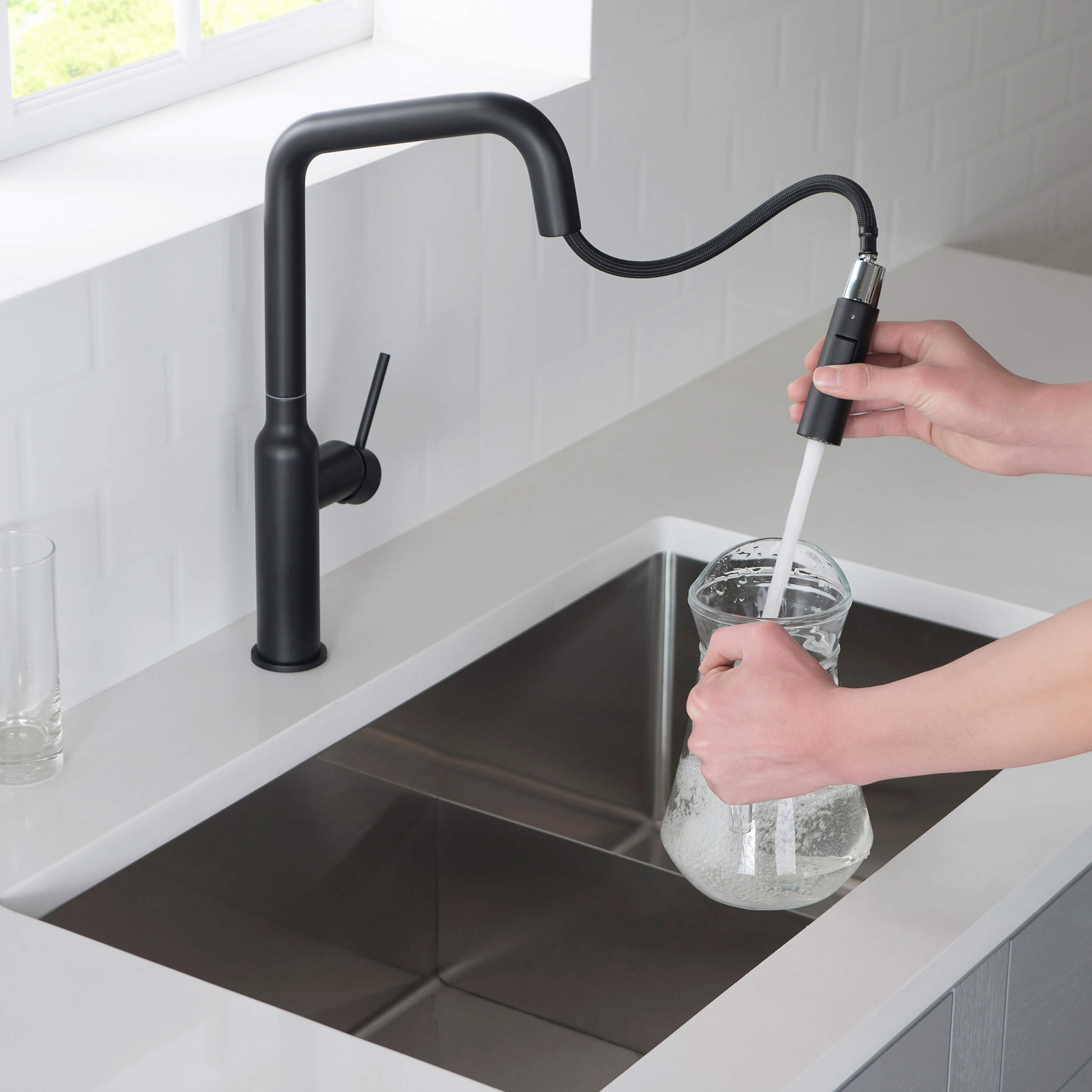 Tampa Single Handle Pull Down Kitchen Sink Faucet