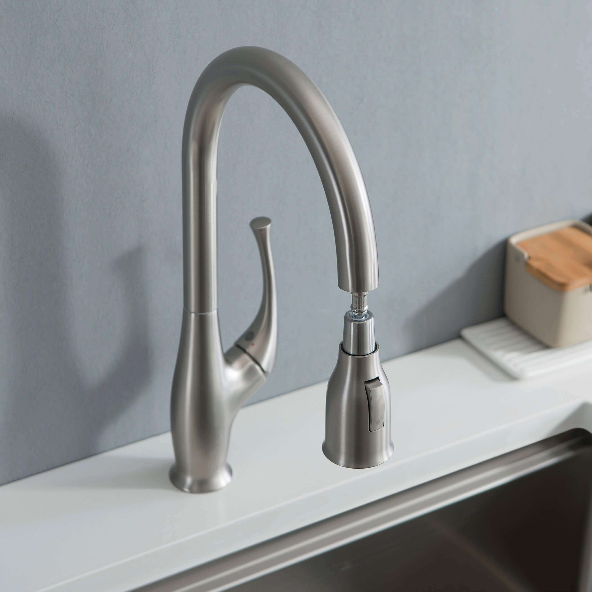 Kansas Single Handle Pull Down Kitchen Sink Faucet
