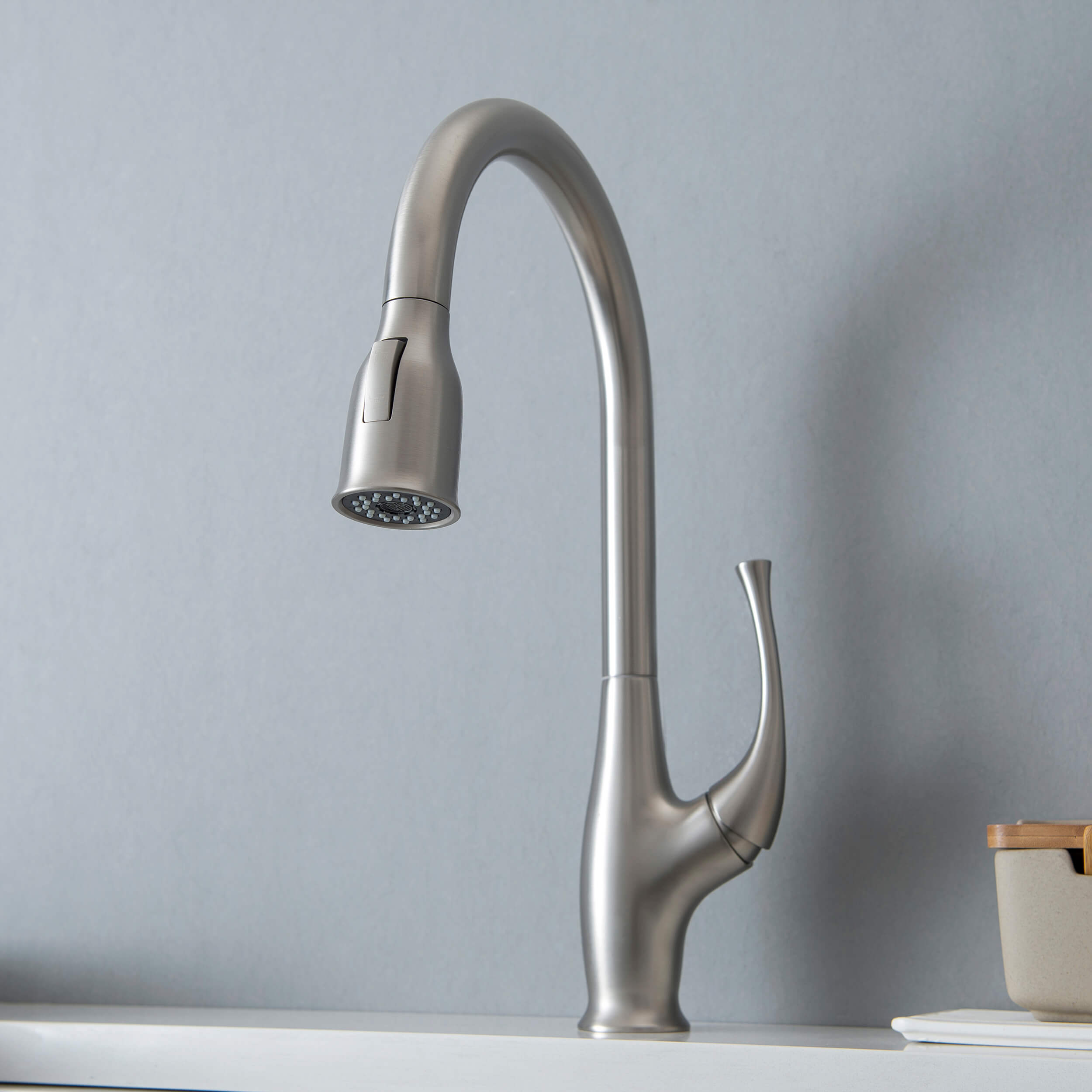 Kansas Single Handle Pull Down Kitchen Sink Faucet