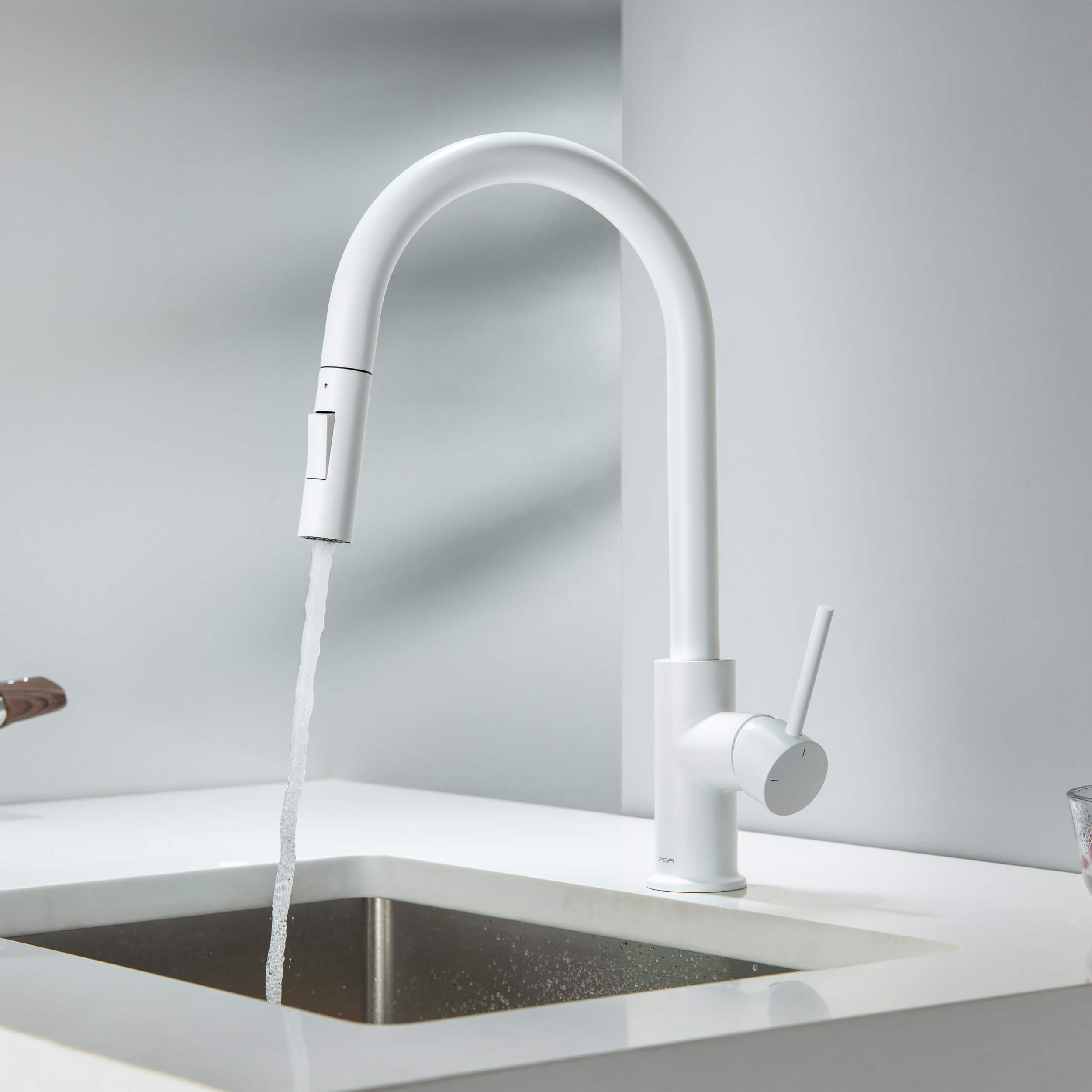 Halo Single Handle Pull Down Kitchen Faucet
