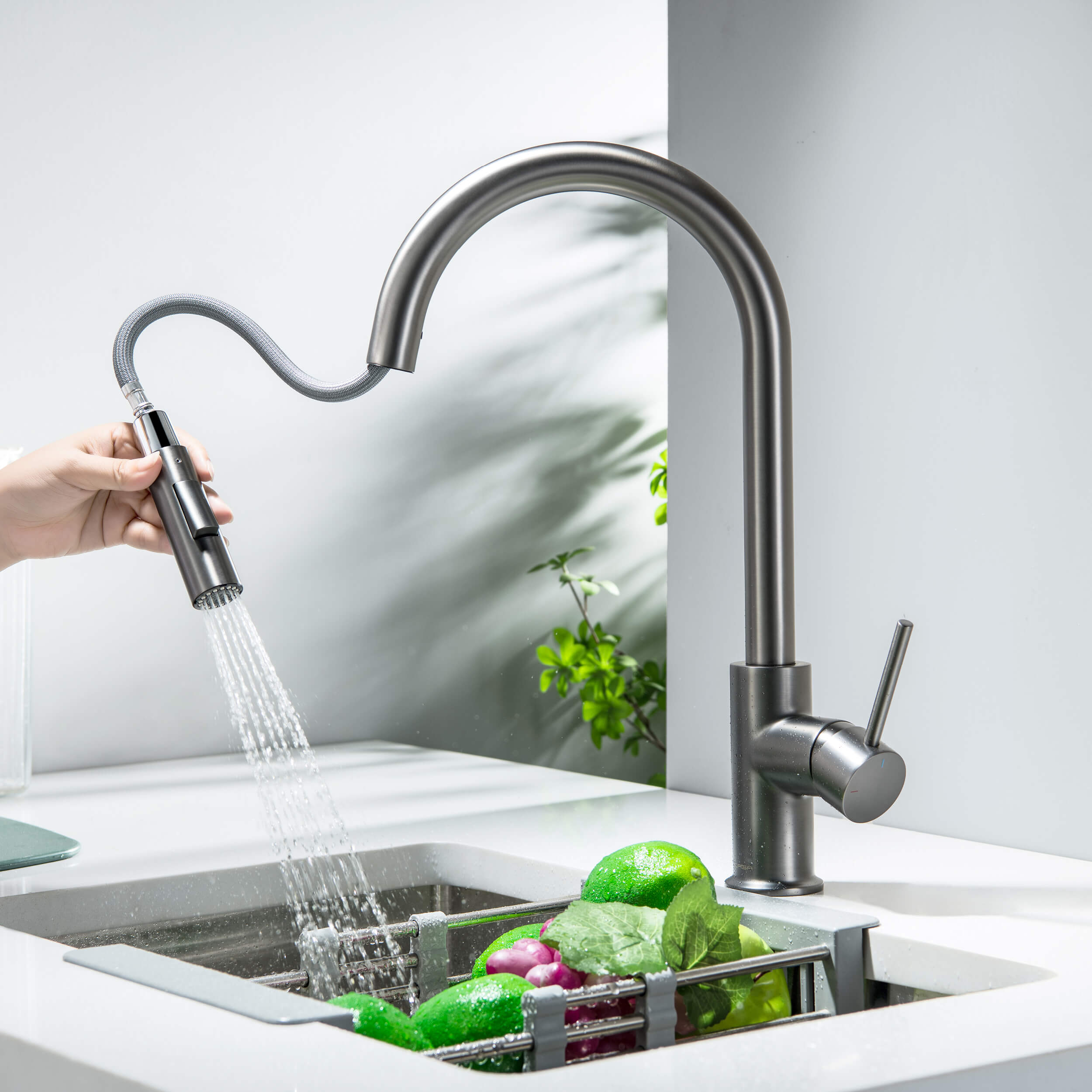 Halo Single Handle Pull Down Kitchen Faucet