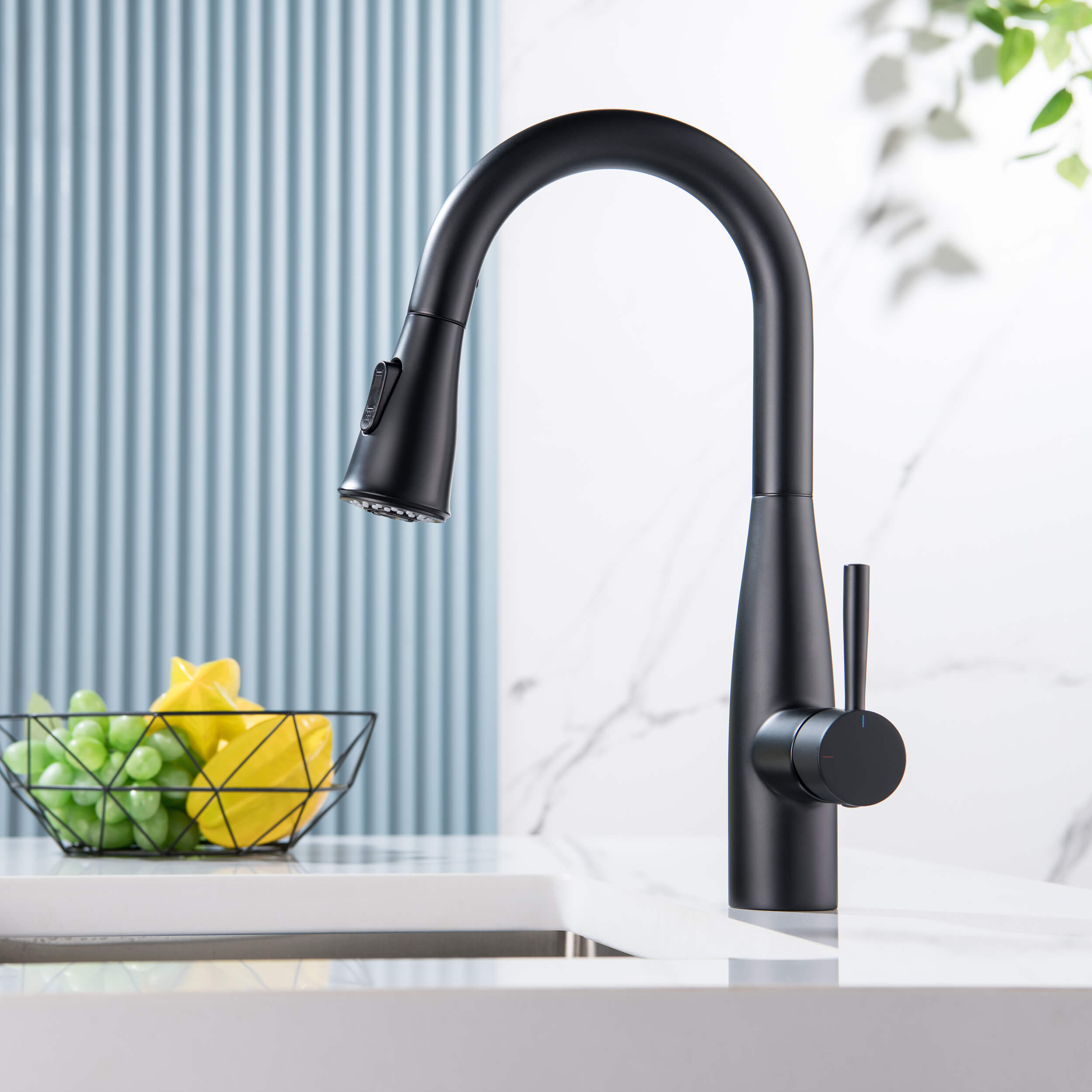 Plano Single Handle Pull Down Kitchen Sink Faucet