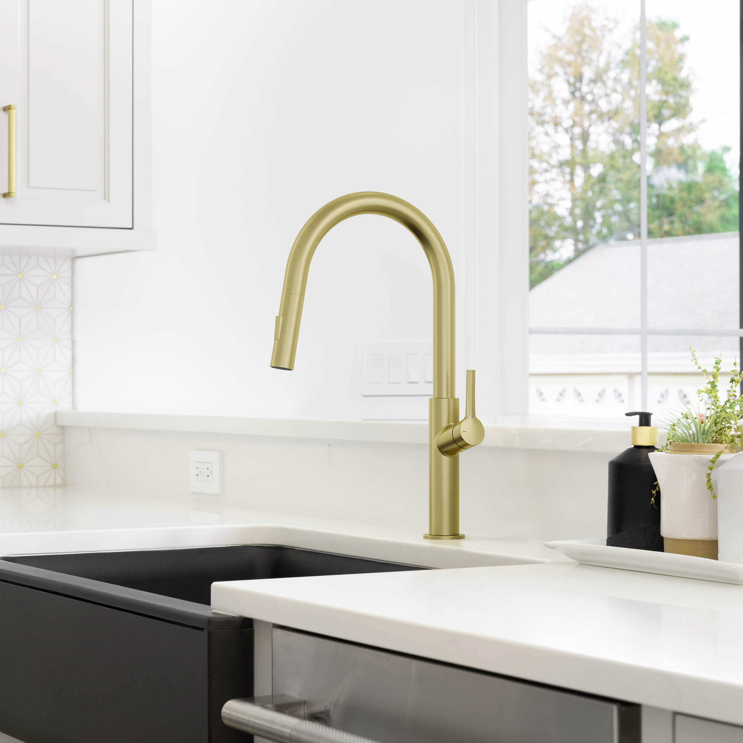 Neo Single Handle Pull Down Kitchen Sink Faucet