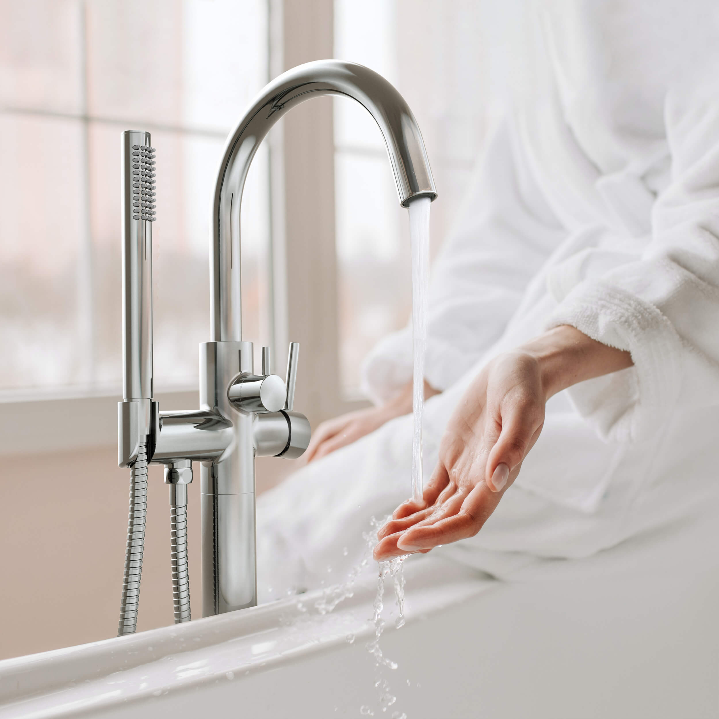 Halo Floor Mount Tub Filler With Hand Shower
