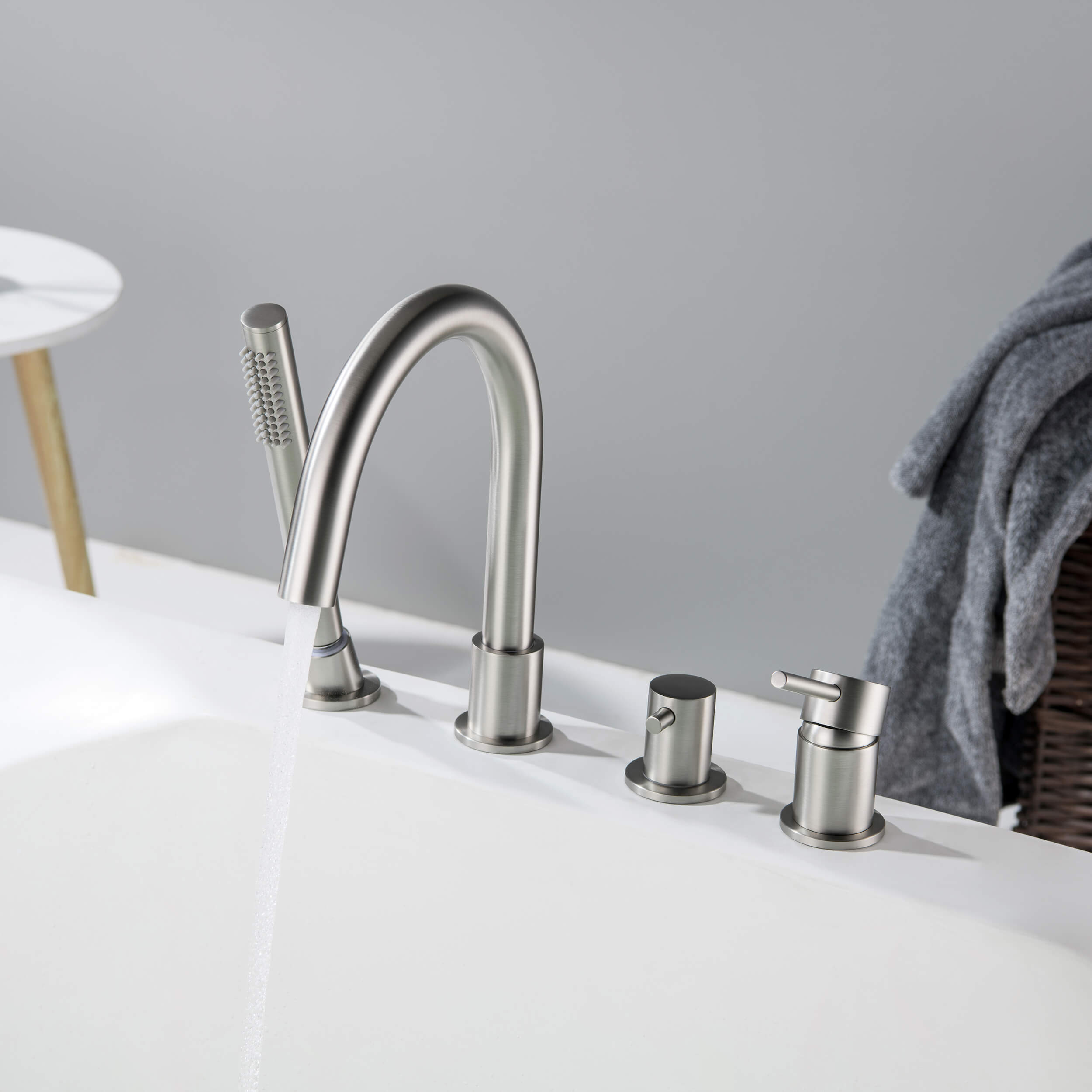 Halo Deck Mounted Bathtub Faucet with Hand Shower
