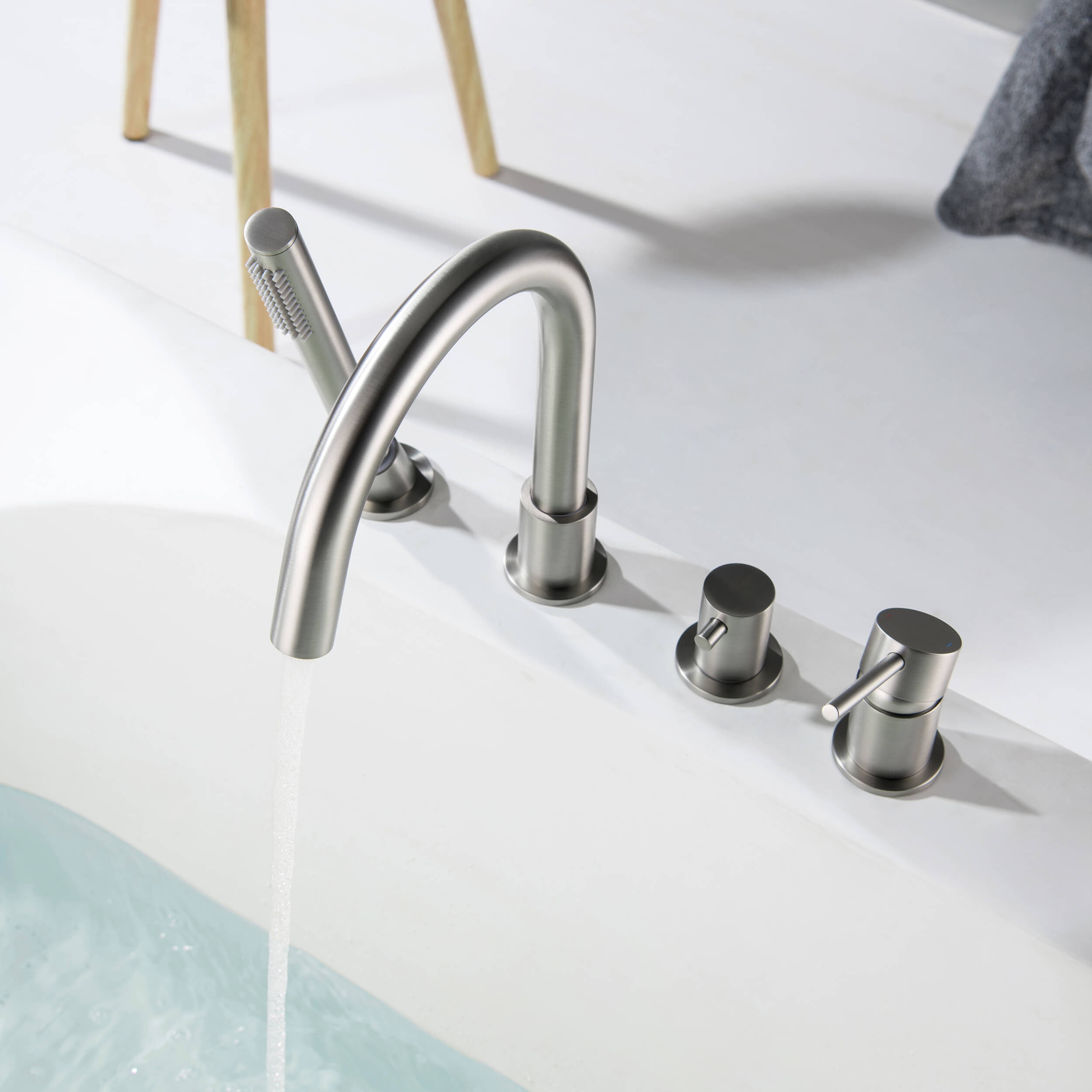 Halo Deck Mounted Bathtub Faucet with Hand Shower