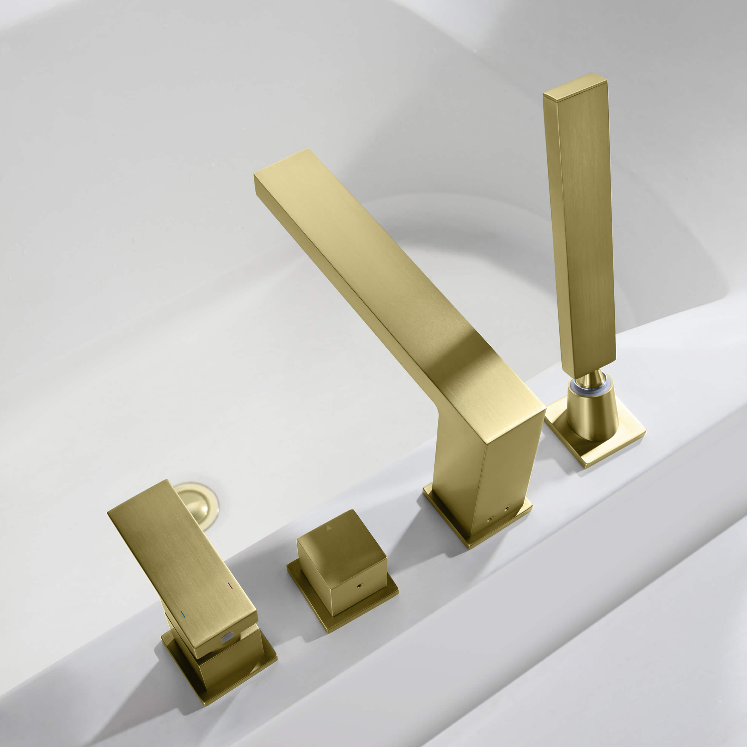 Quadra Deck Mounted Bathtub Faucet with Hand Shower