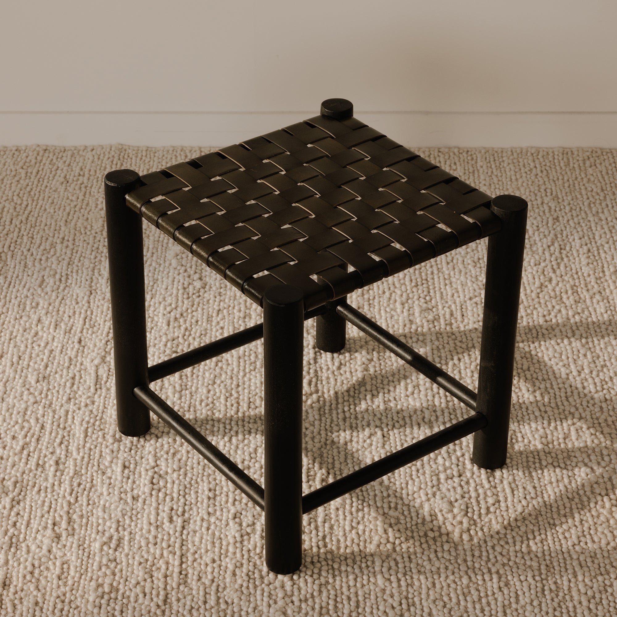 Moes Selby Stool Olive DR-1330-27