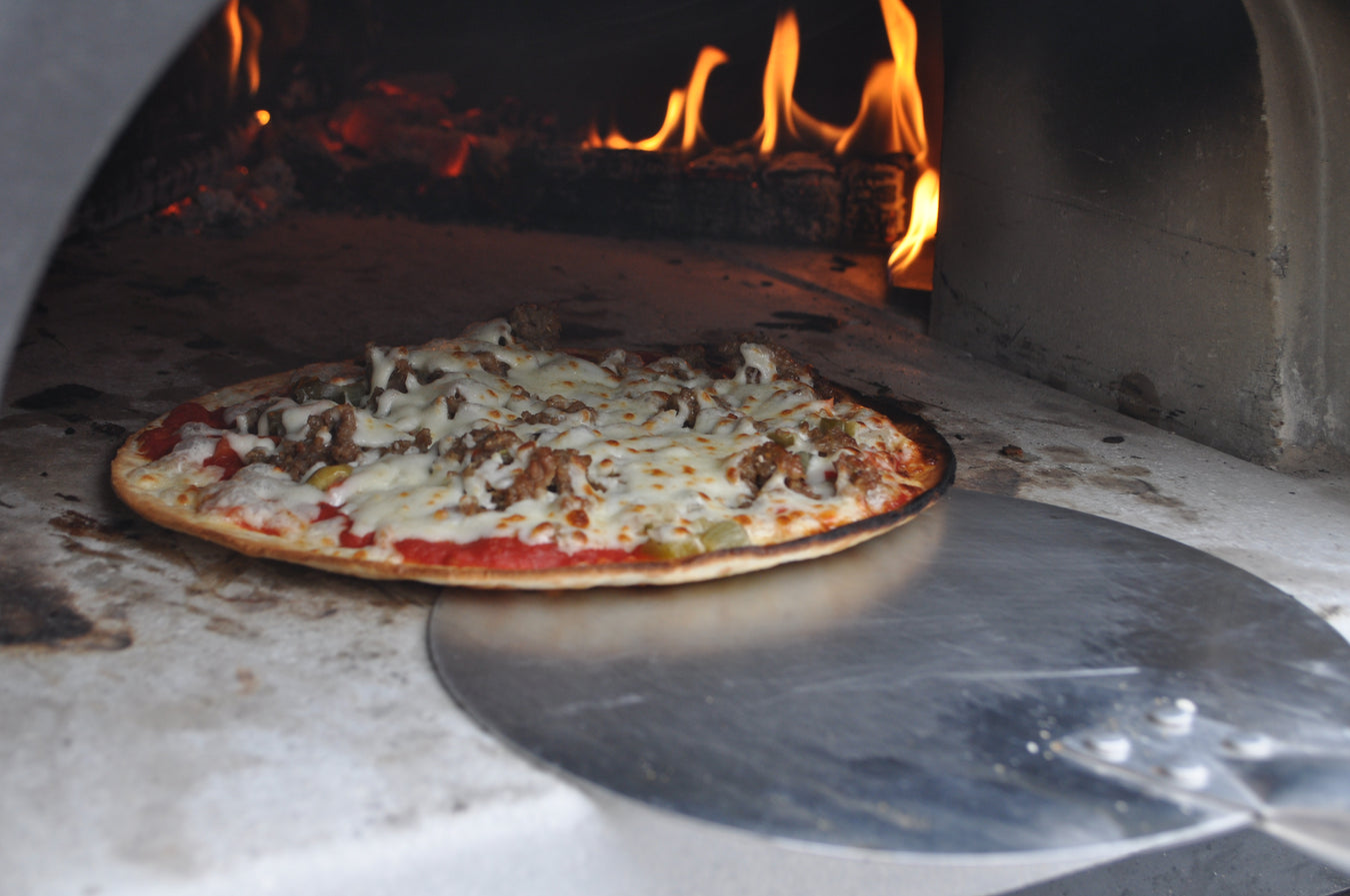 Round Turning Pizza Peel: 9" Diameter