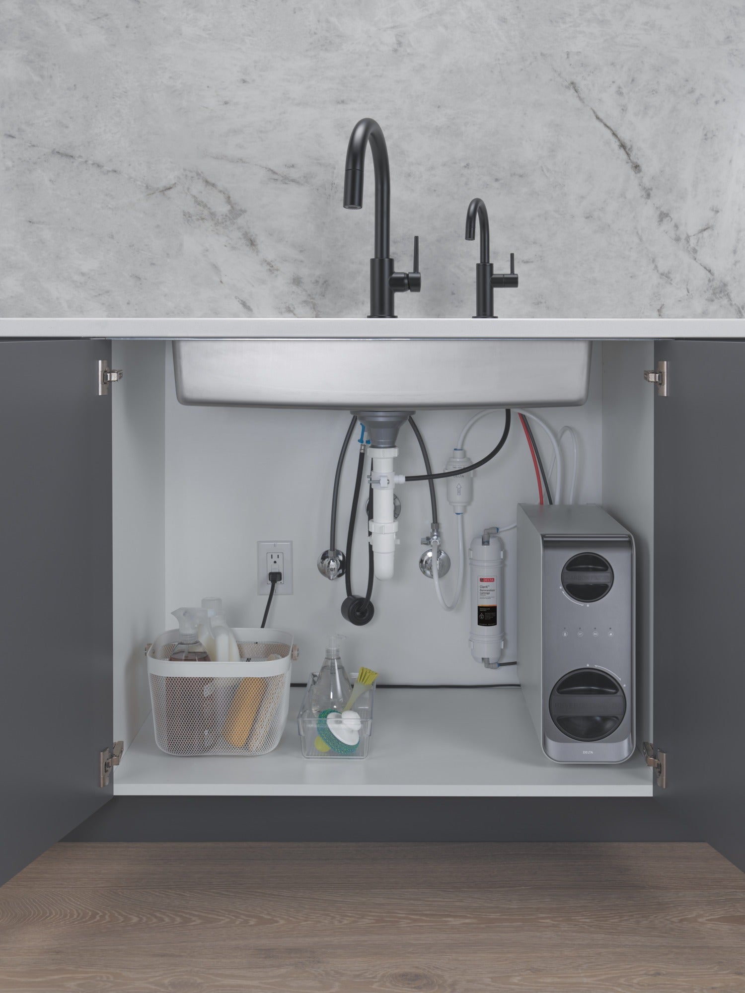 Delta Trinsic® Single Handle Pull-Down Kitchen Faucet